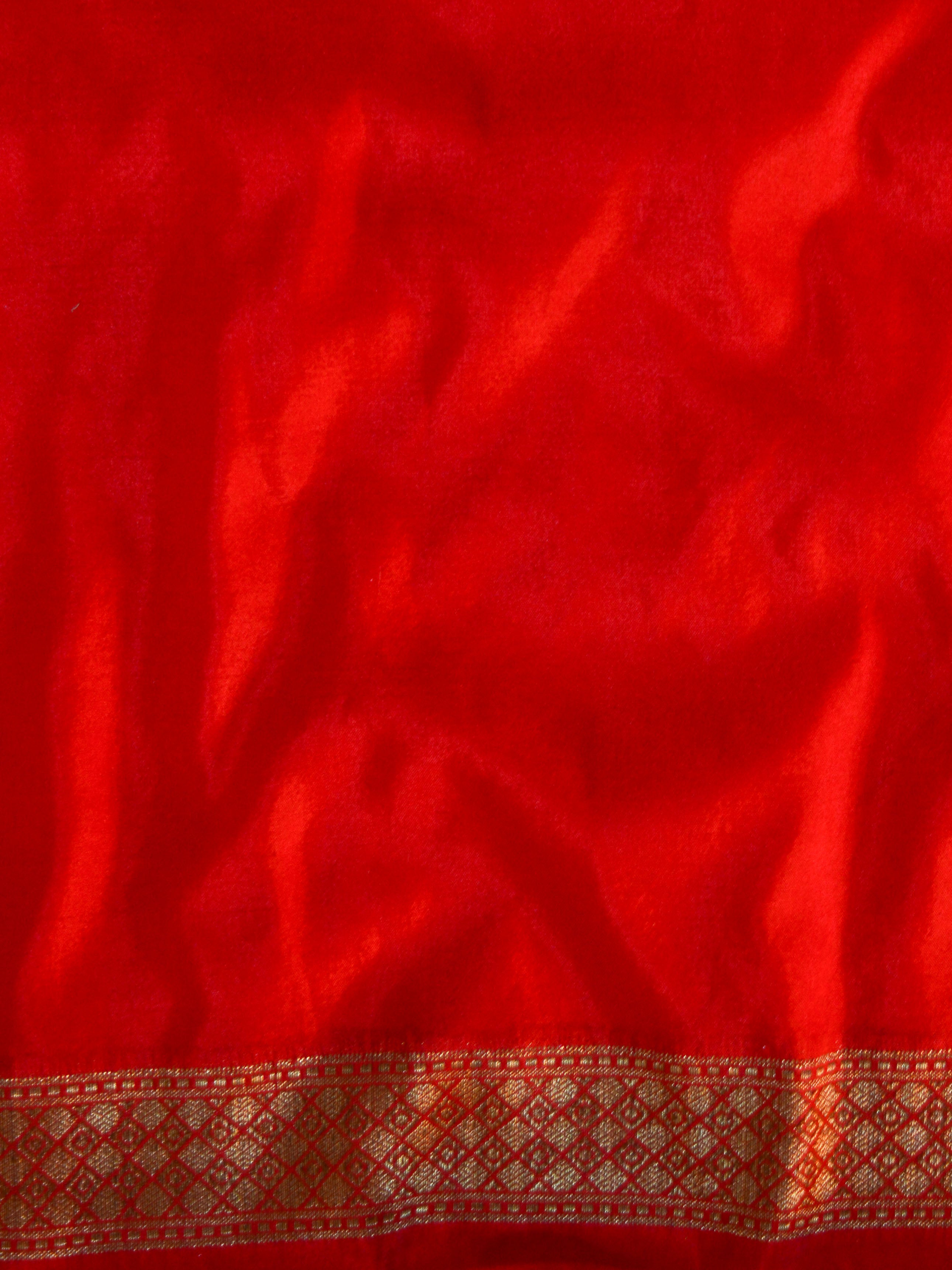 Banarasee Handwoven Semi Silk Saree With Contrast Border-White