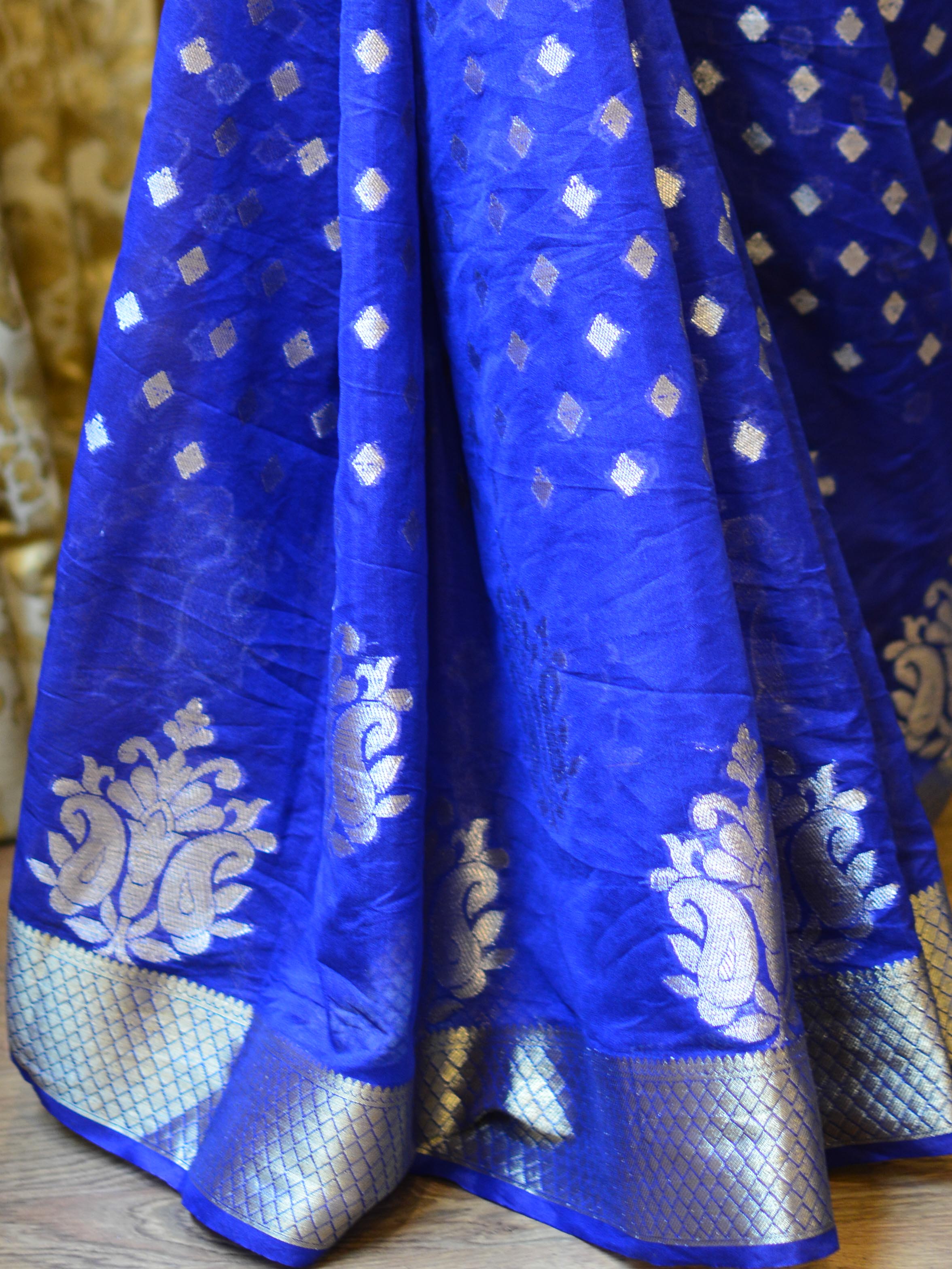 Banarasee Handwoven Semi-Chiffon Saree With Buti Design & Broad Floral Border-Blue