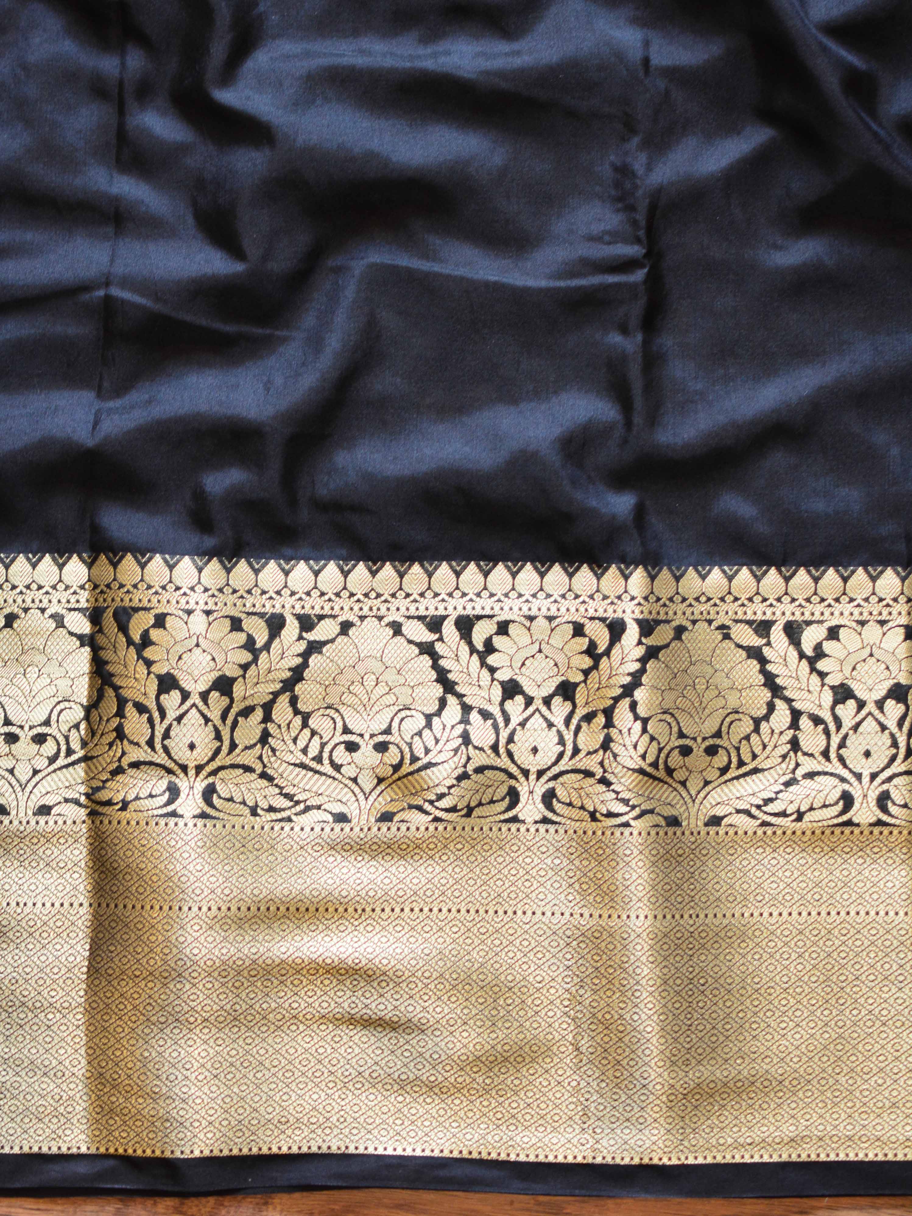 Banarasee Handwoven Semi Silk Saree With Plain Body & Floral Pallu & Border-Black