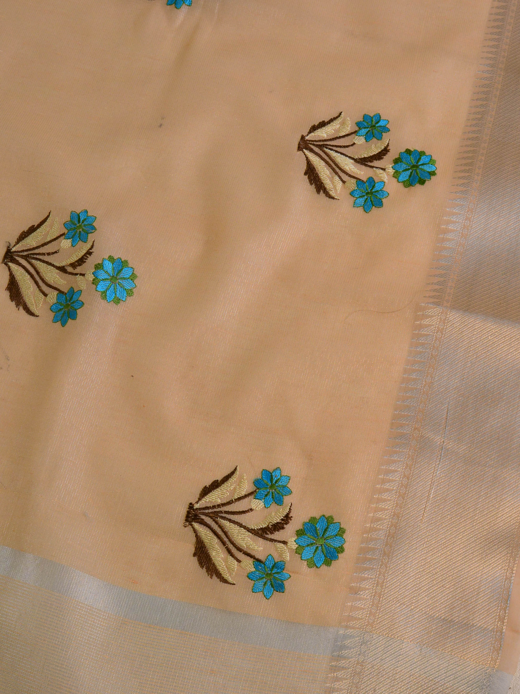 Banarasee Linen Cotton Saree With Embroidered Buta & Silver Zari Border-Peach