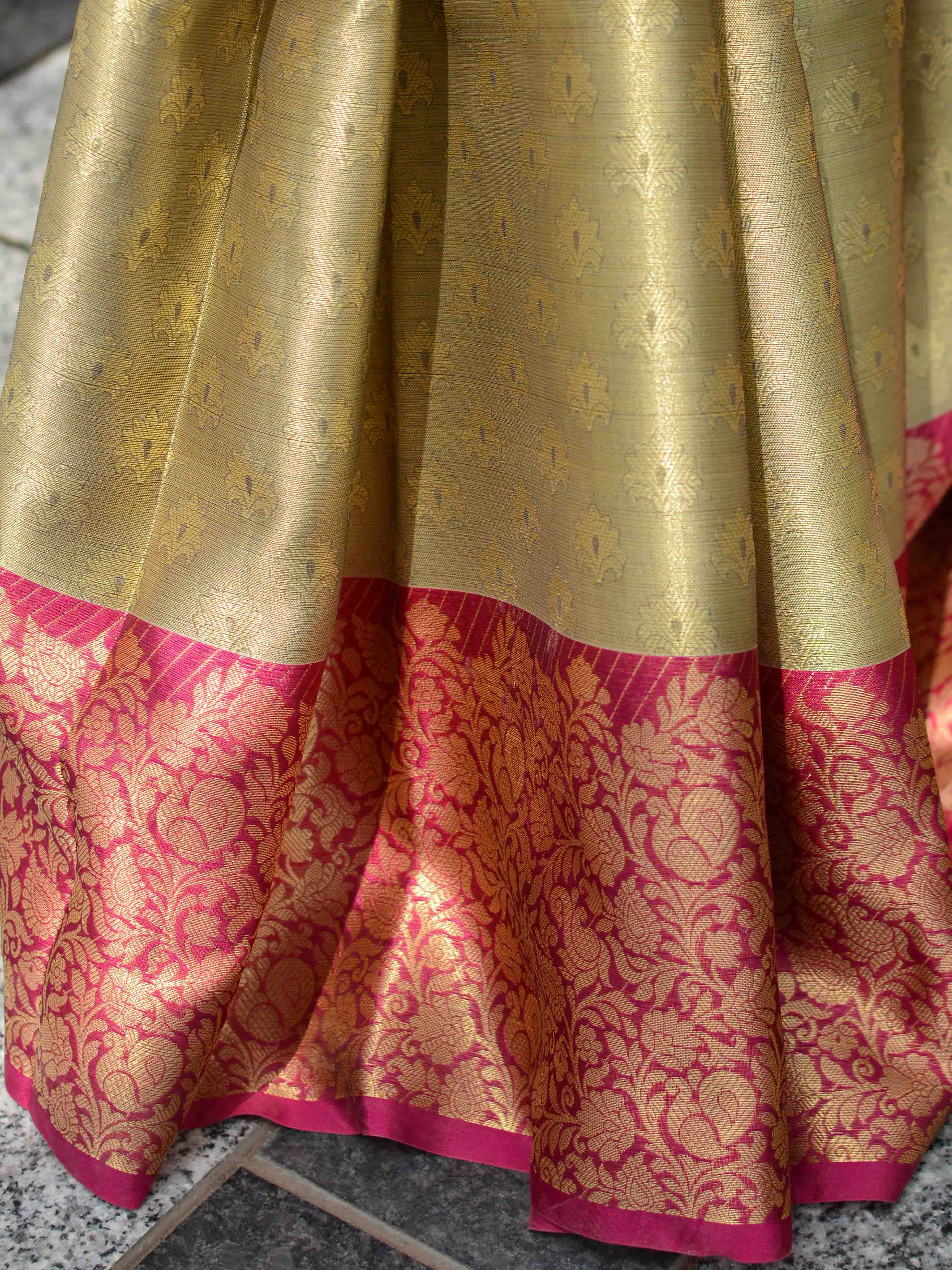 Banarasee Kora Muslin Saree With Tanchoi Design & Skirt Border-Dull Gold