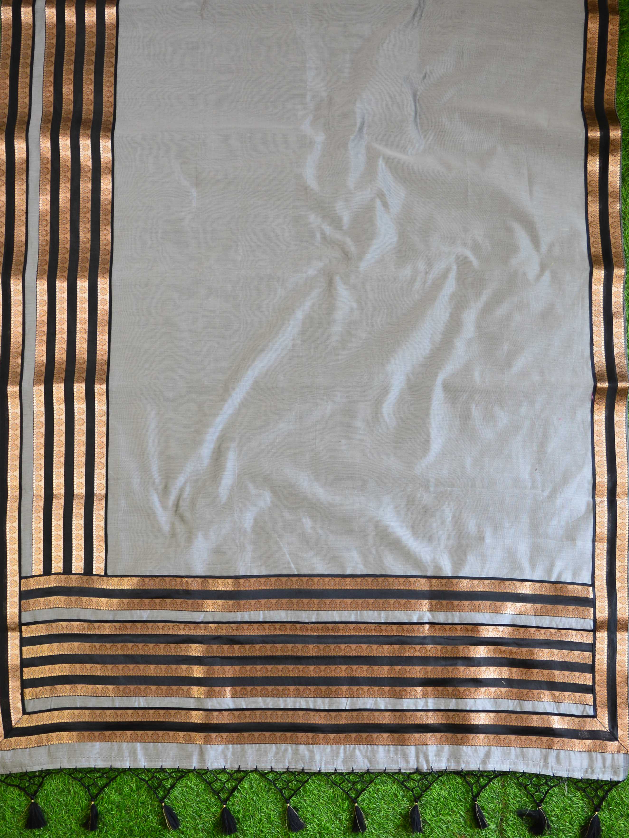 Banarasee Cotton Silk Mix Saree With Zari Border Border-Grey