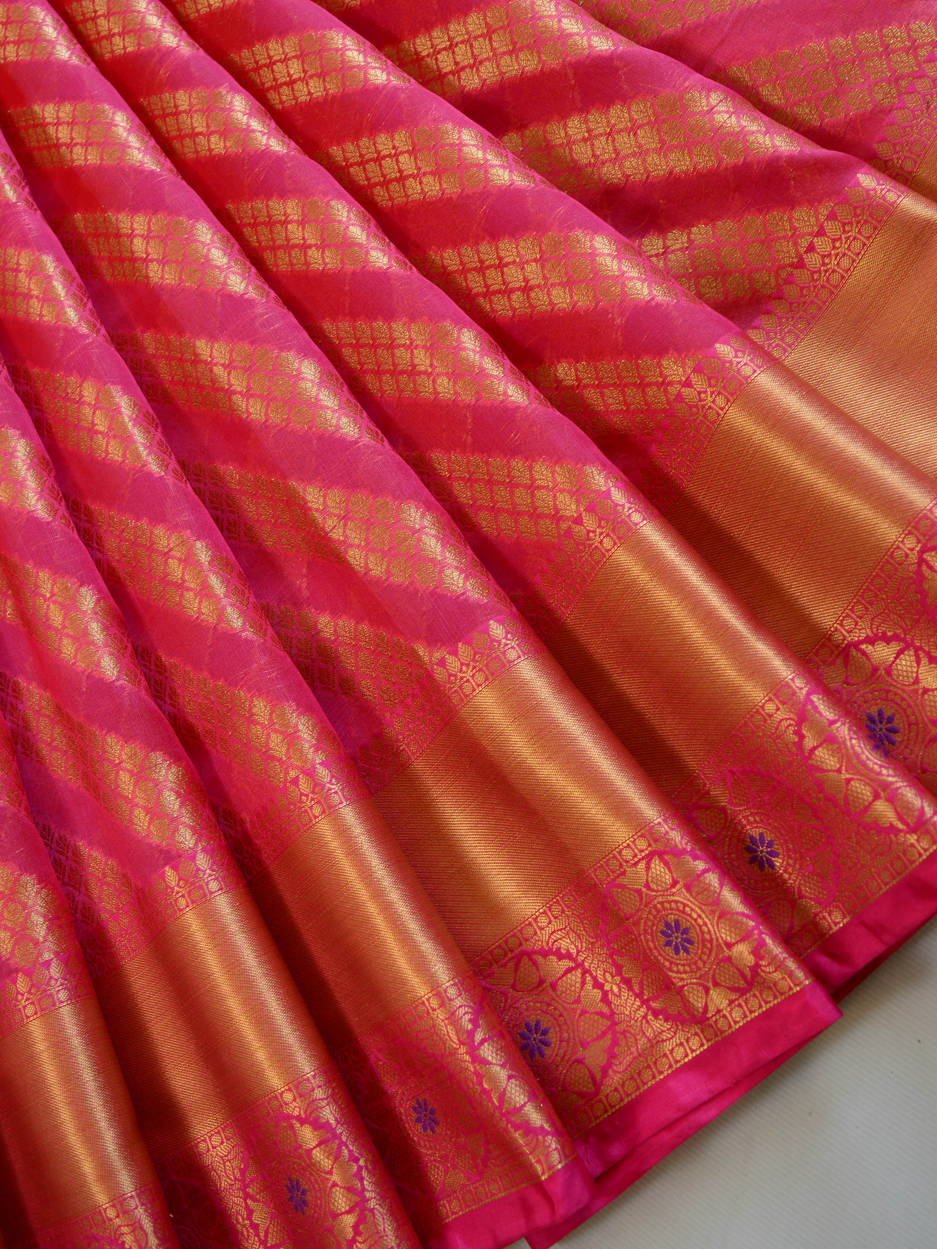 Banarasee Kora Muslin Saree With Zari Buti & Border-Pink