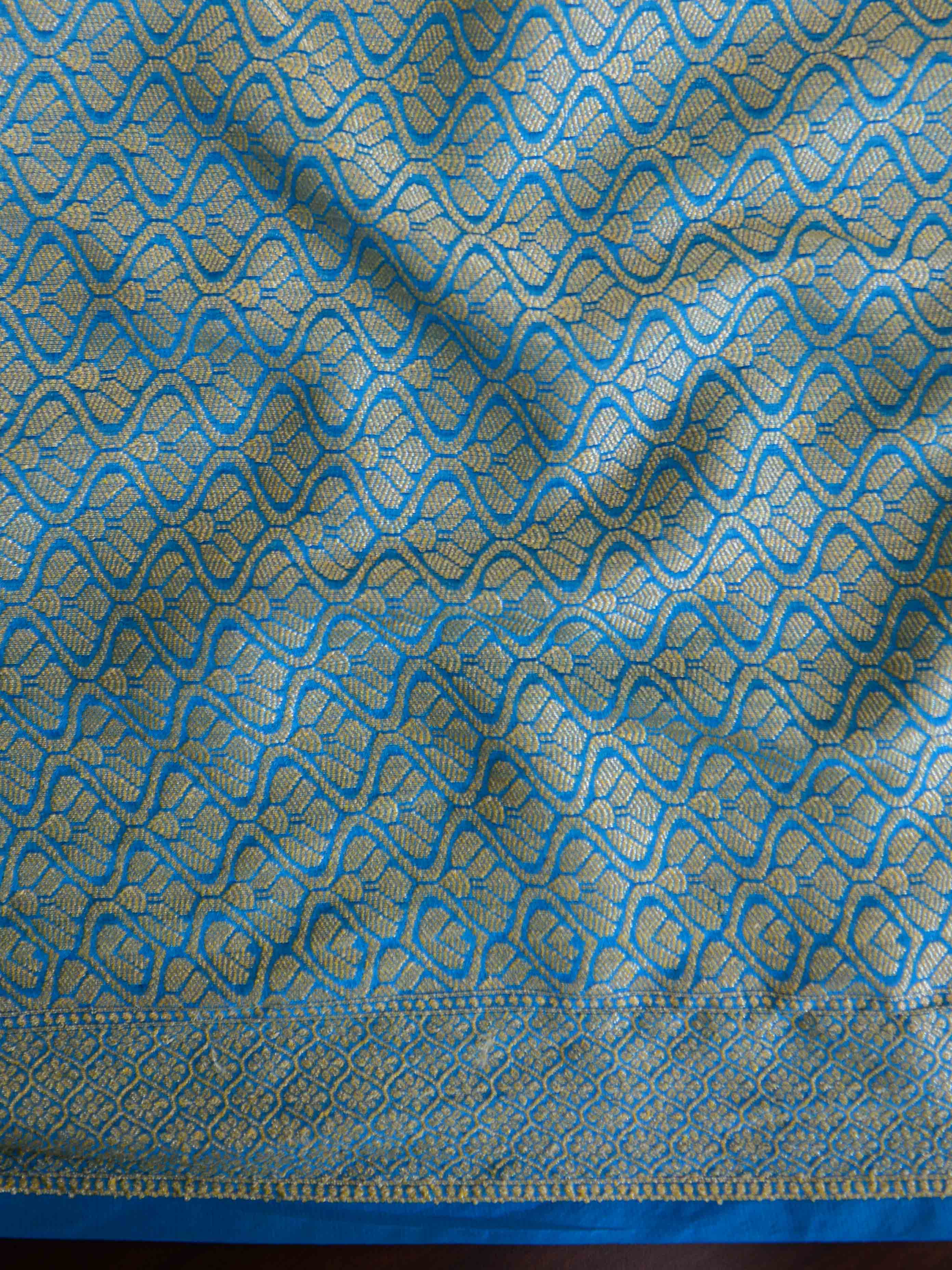 Banarasee Handwoven Semi-Chiffon Saree With Zig-Zag Design-Turquoise Blue