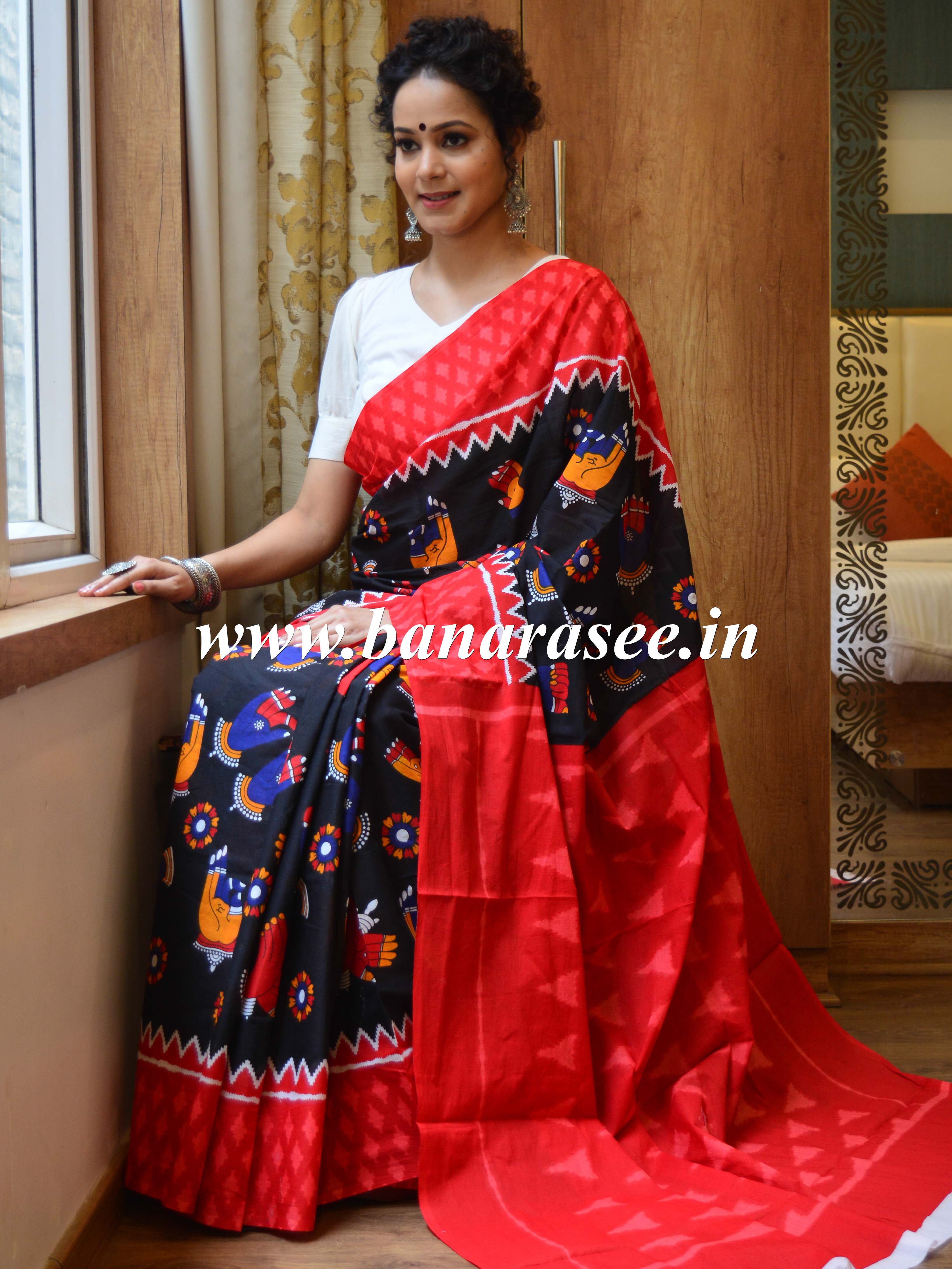 Handloom Mul Cotton Ajrakh Print Saree-Black & Red