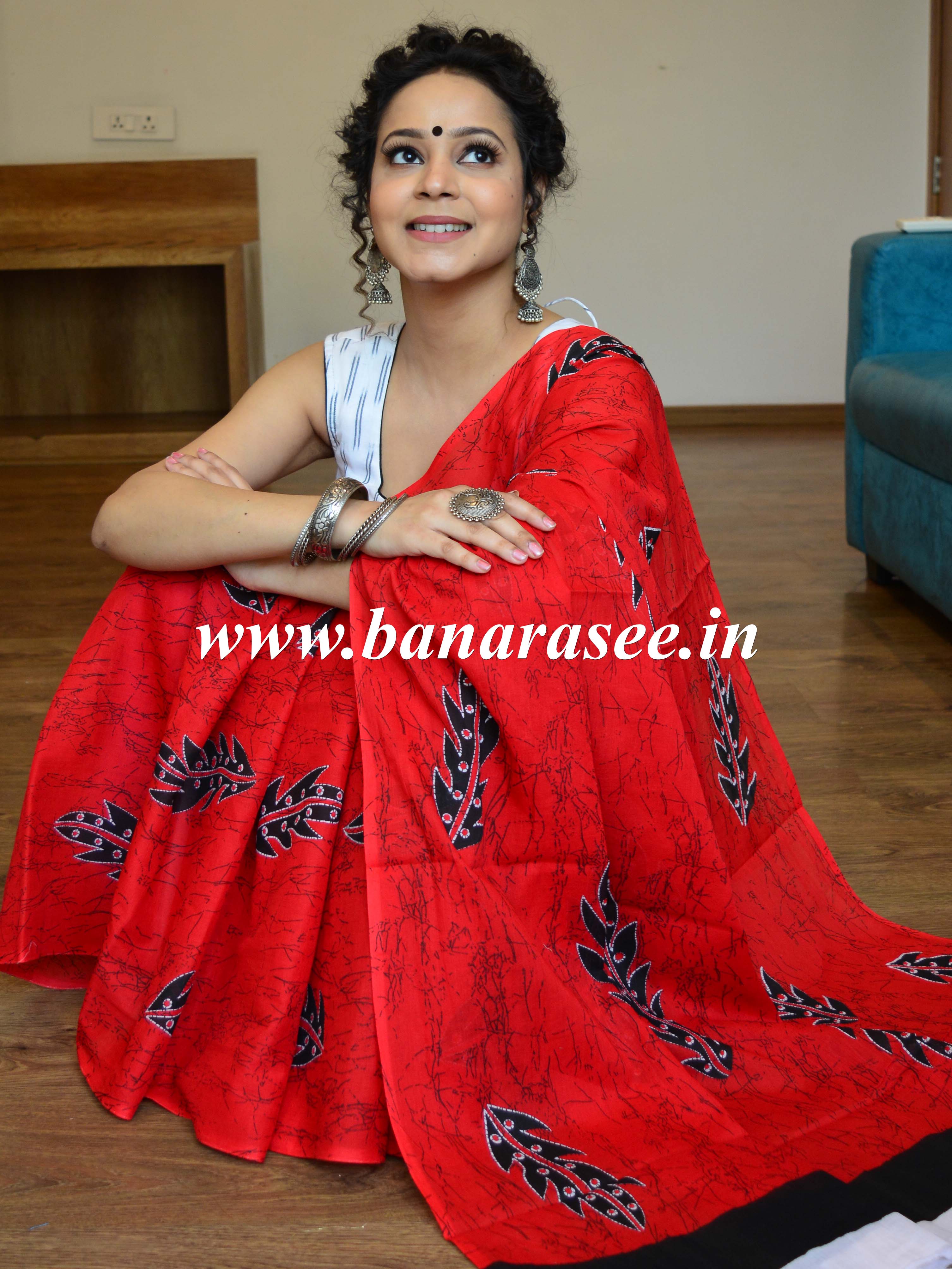 Handloom Mul Cotton Ajrakh Print Saree-Red