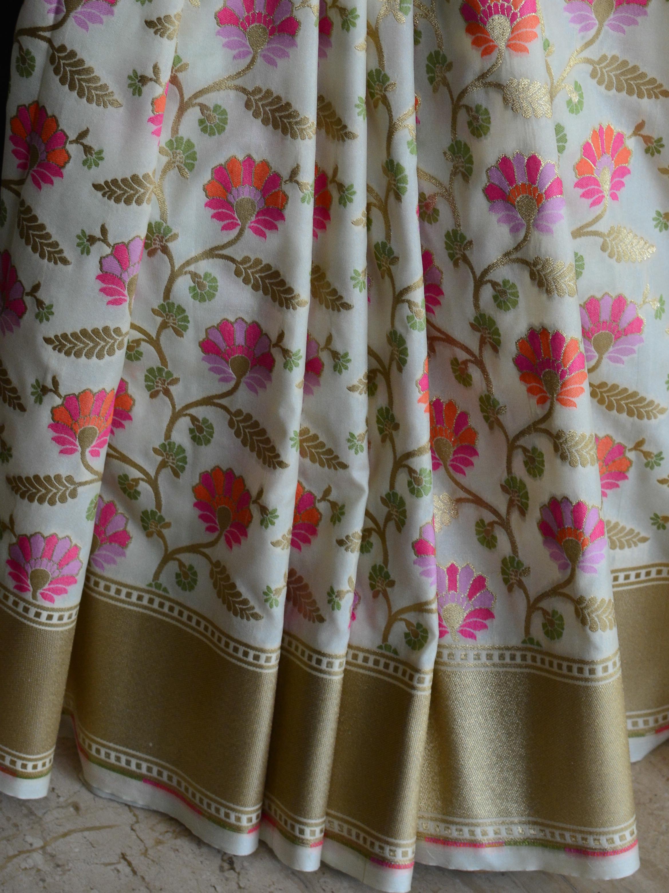 Banarasee Pure Silk Saree With Floral Jaal-White