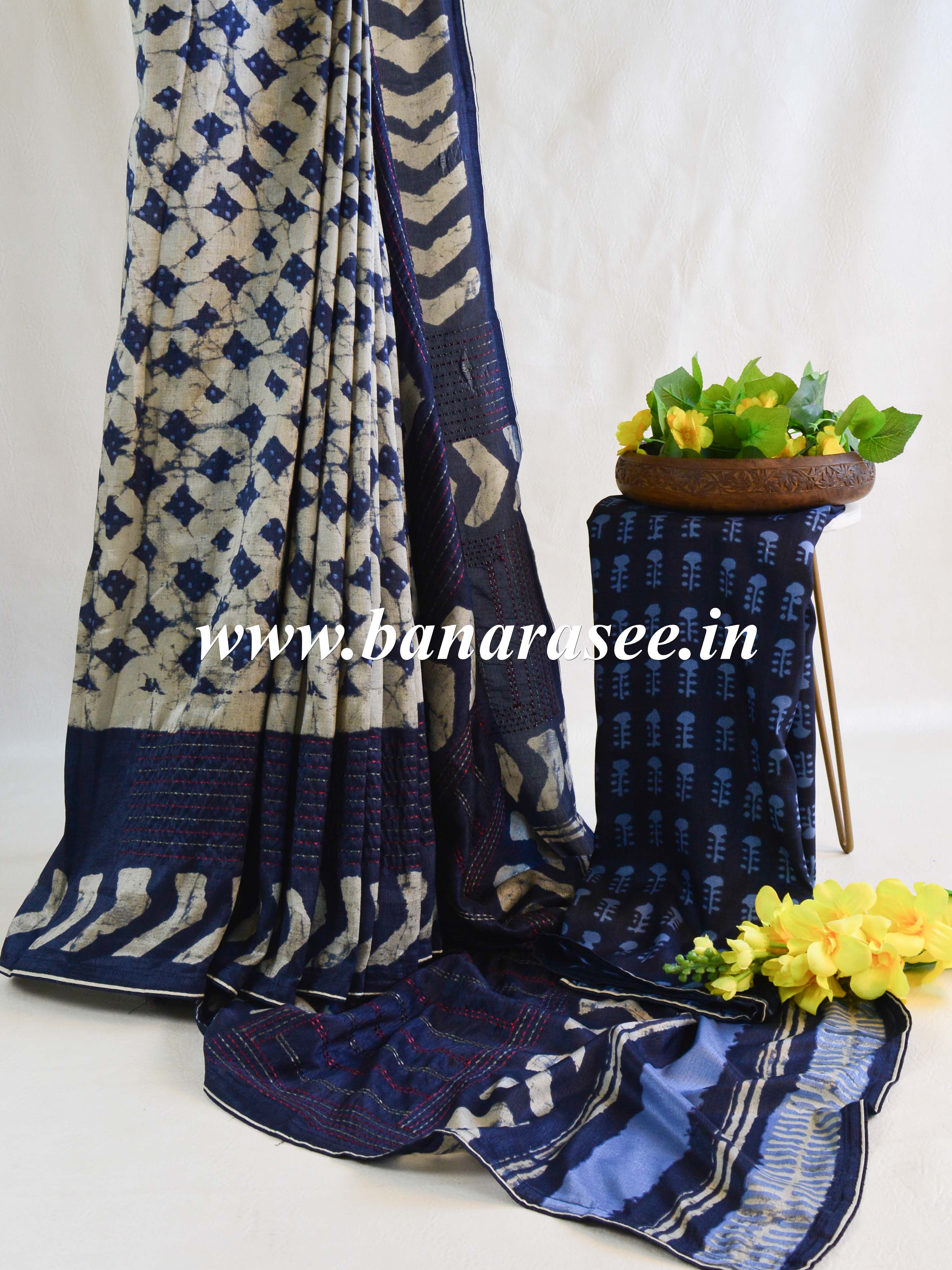 Banarasee Silk Blend Saree With Batik Print & Contrast Blouse-Blue & White