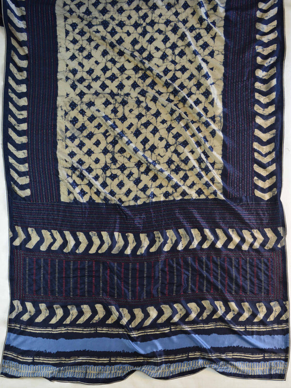 Banarasee Silk Blend Saree With Batik Print & Contrast Blouse-Blue & White