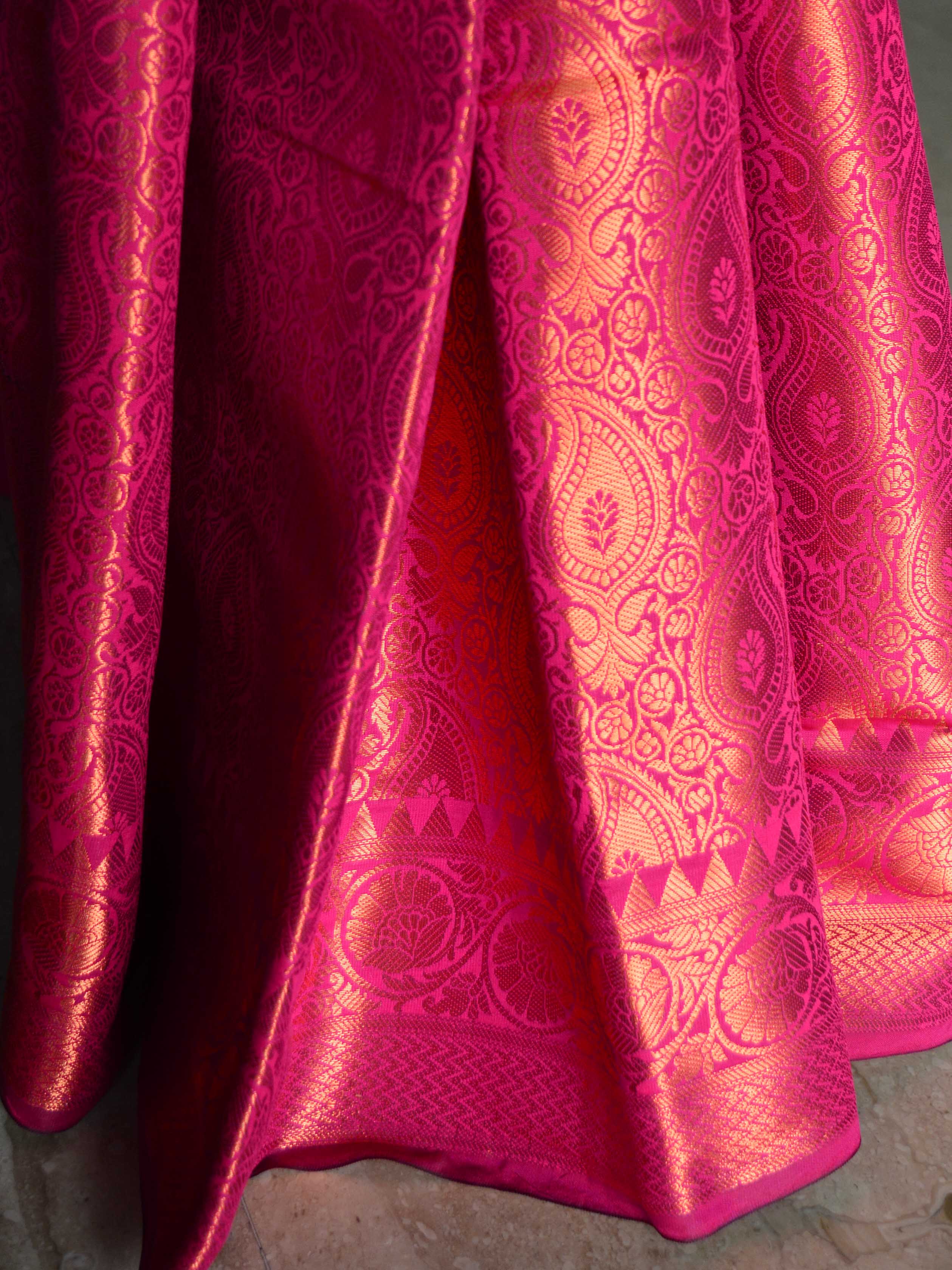 Kanjivaram Handwoven Semi Silk Saree With Jaal & Zari Border Design-Pink