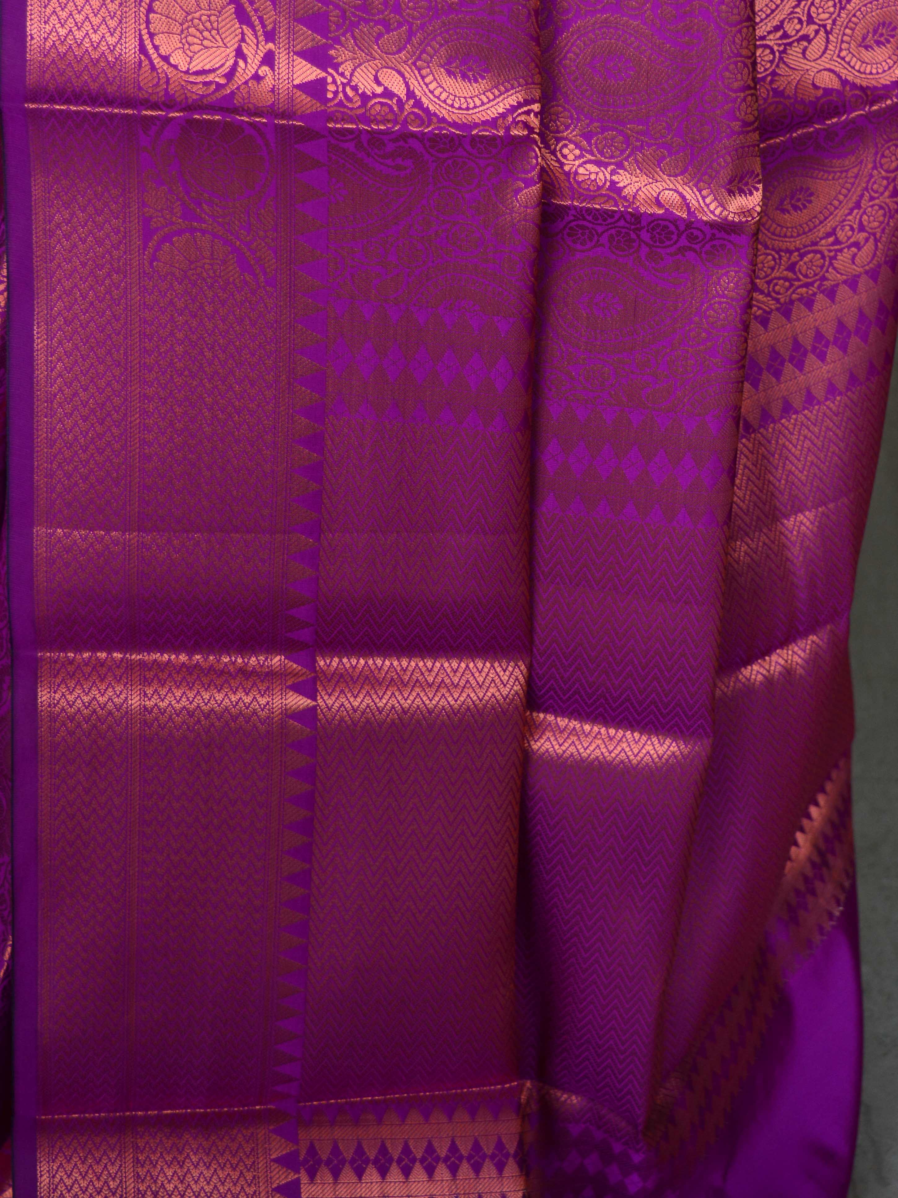 Kanjivaram Handwoven Semi Silk Saree With Jaal & Zari Border Design-Magenta