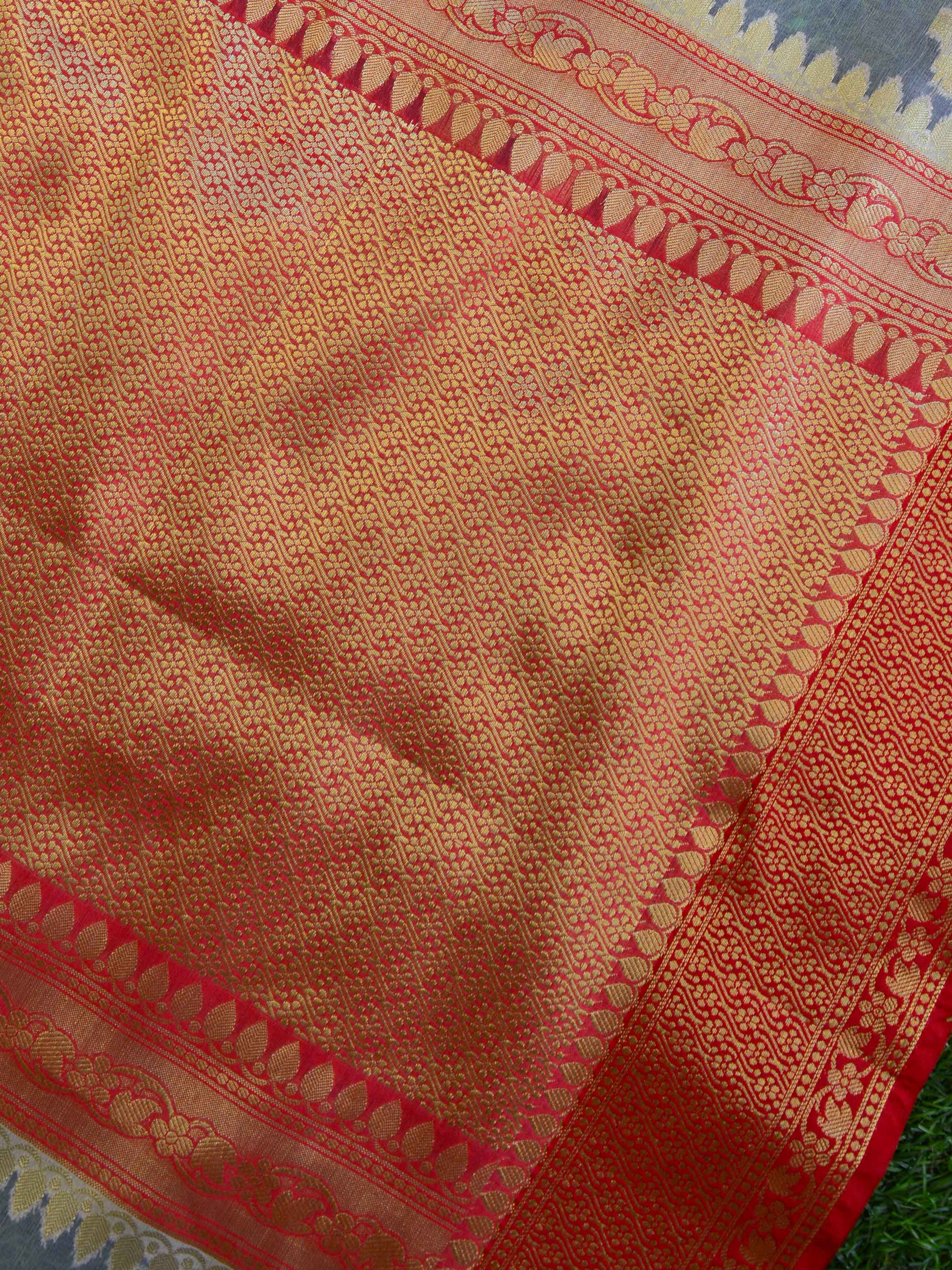 Banarasee/Banarasi Cotton Silk Saree With Buti Design-White & Red