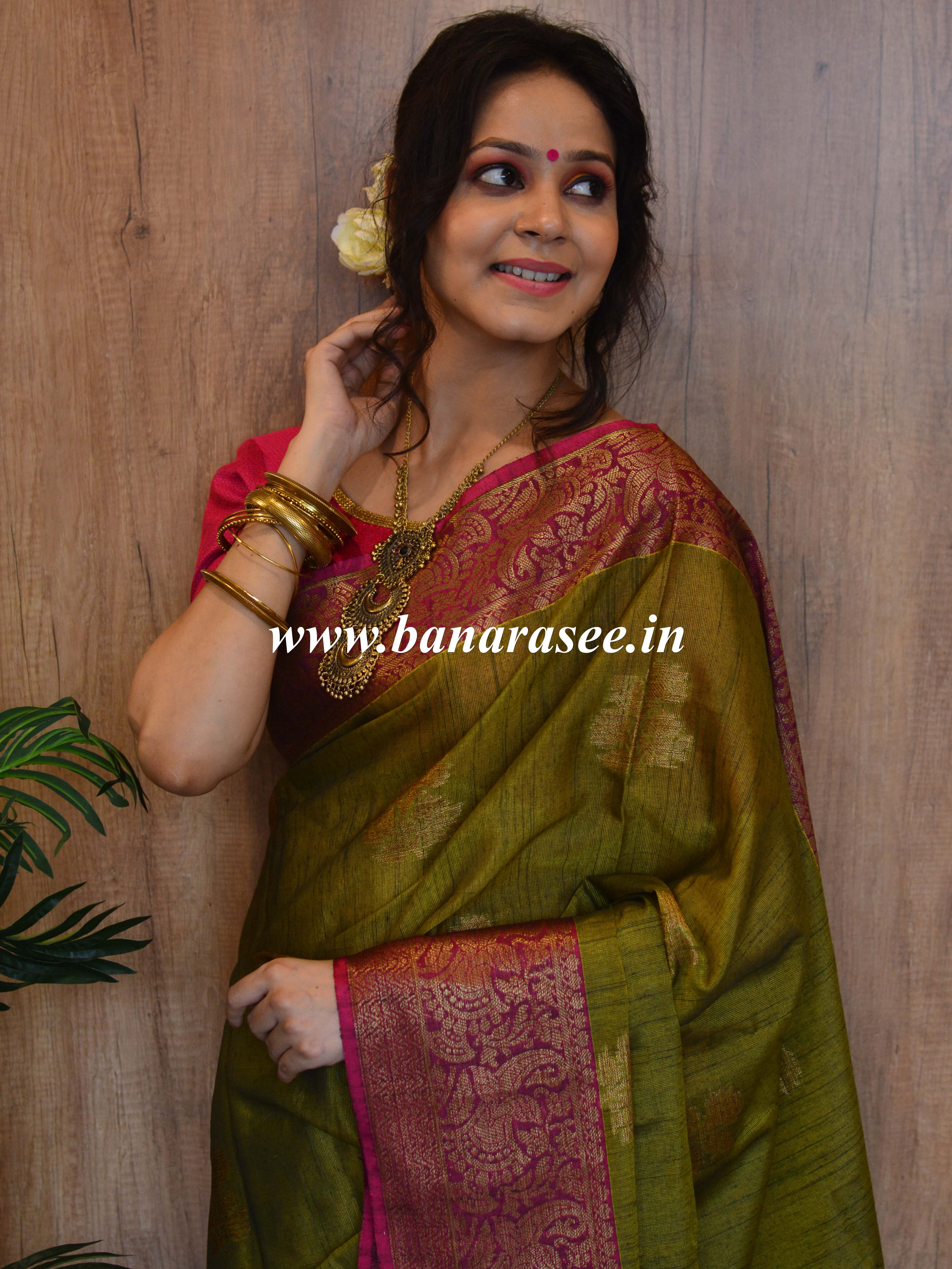 Banarasee Handloom Linen Silk Mix Antique Zari Buta Saree-Green