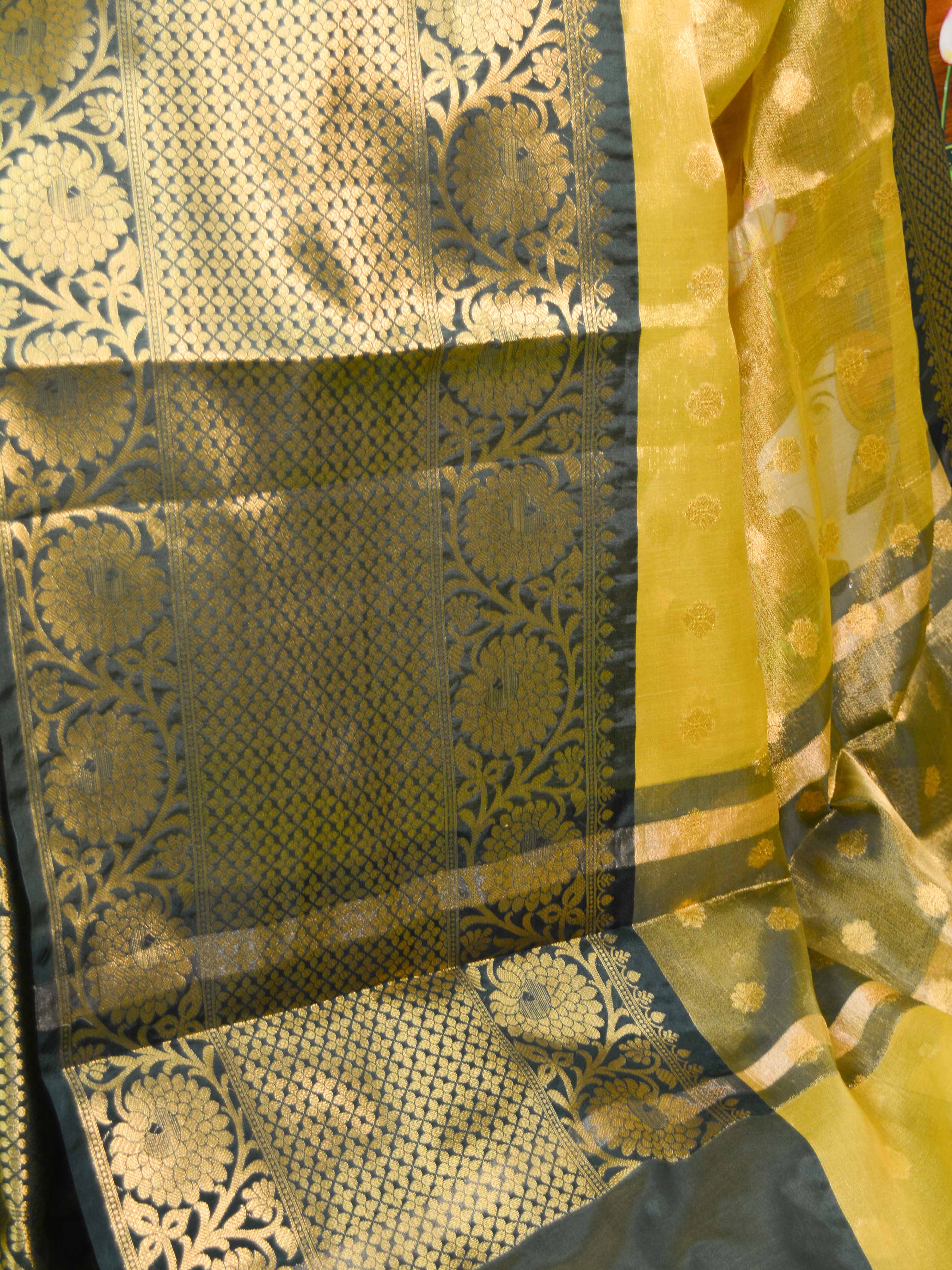 Banarasee Handwoven Broad Green Border Zari Buta Design Tissue Saree-Gold
