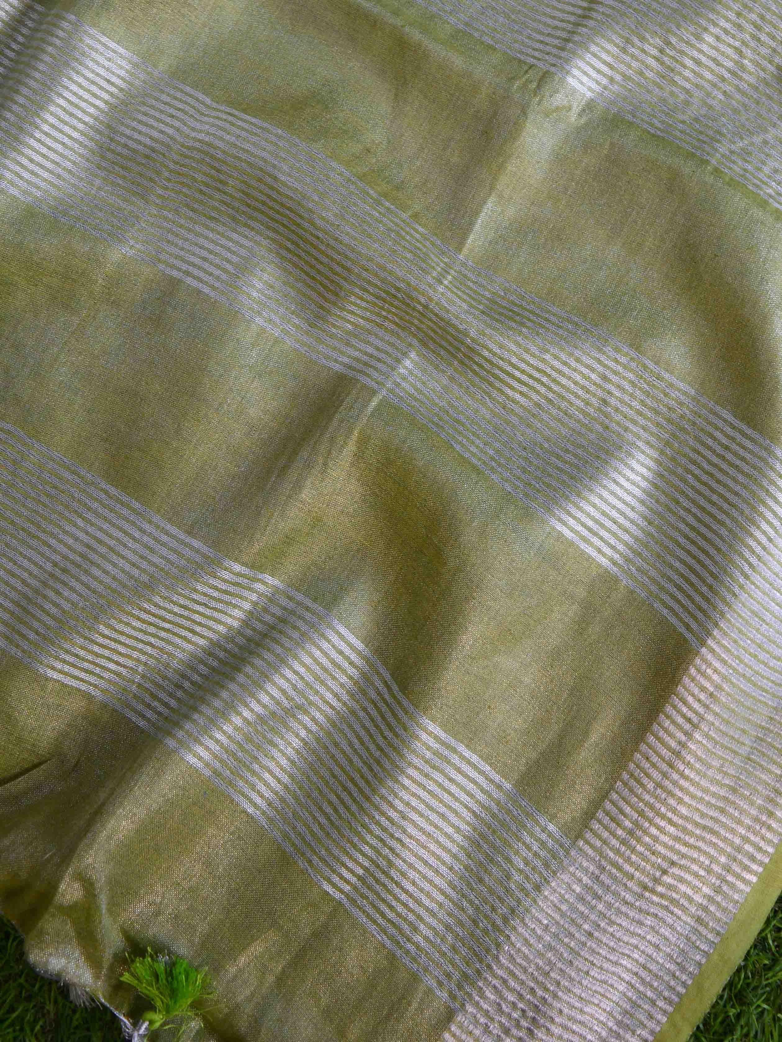 Banarasee Handloom Pure Linen By Tissue Embroidered Saree-Green