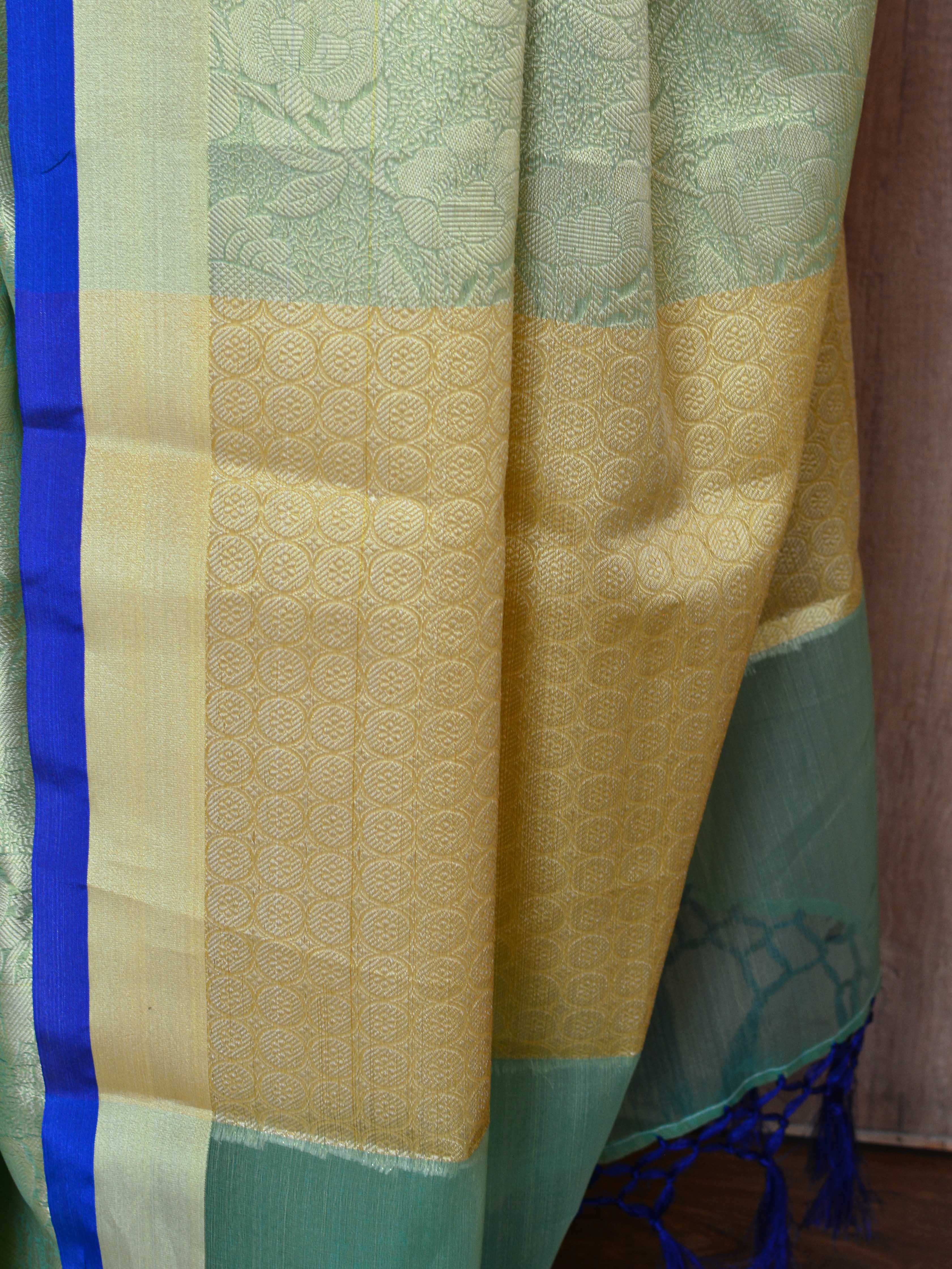 Banarasee Kora Muslin Saree With Tanchoi Design & Blue Border-Green