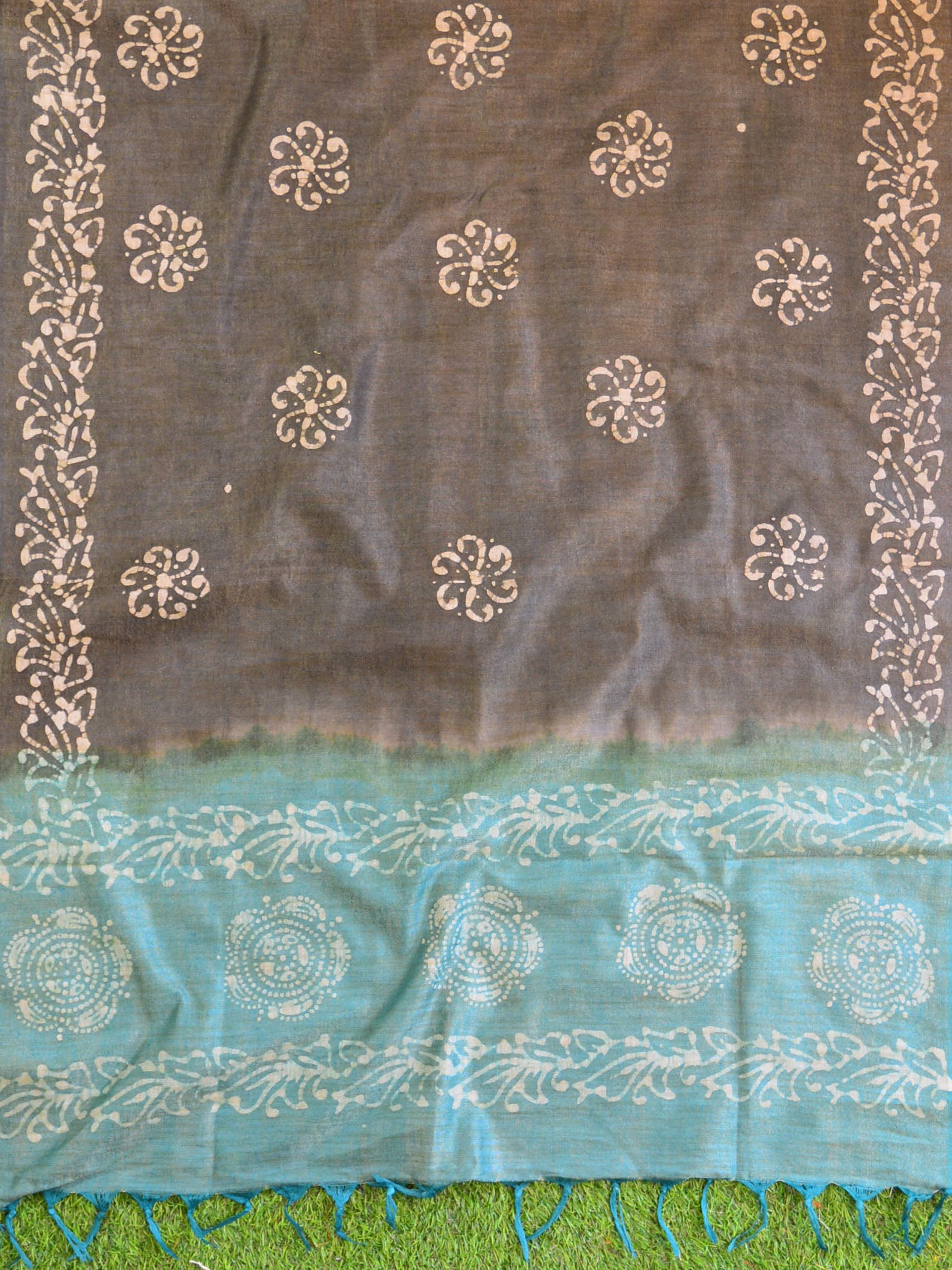 Pure Handloom Khadi Cotton Hand-Dyed Batik Pattern Salwar Kameez Dupatta Set-Blue & Grey
