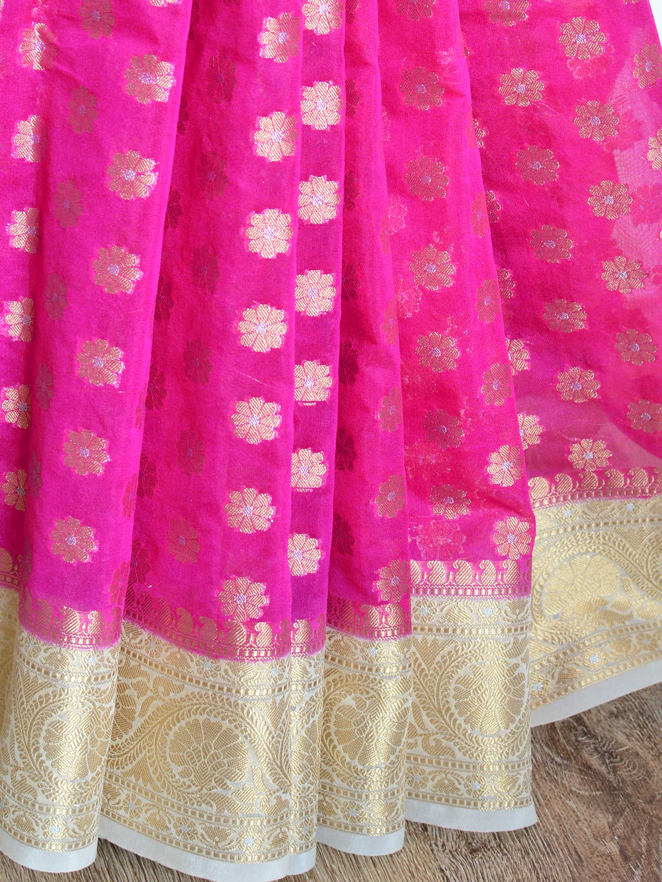 Banarasee Handwoven Semi-Chiffon Saree With Zari Buti & Contrast Border-Pink & White