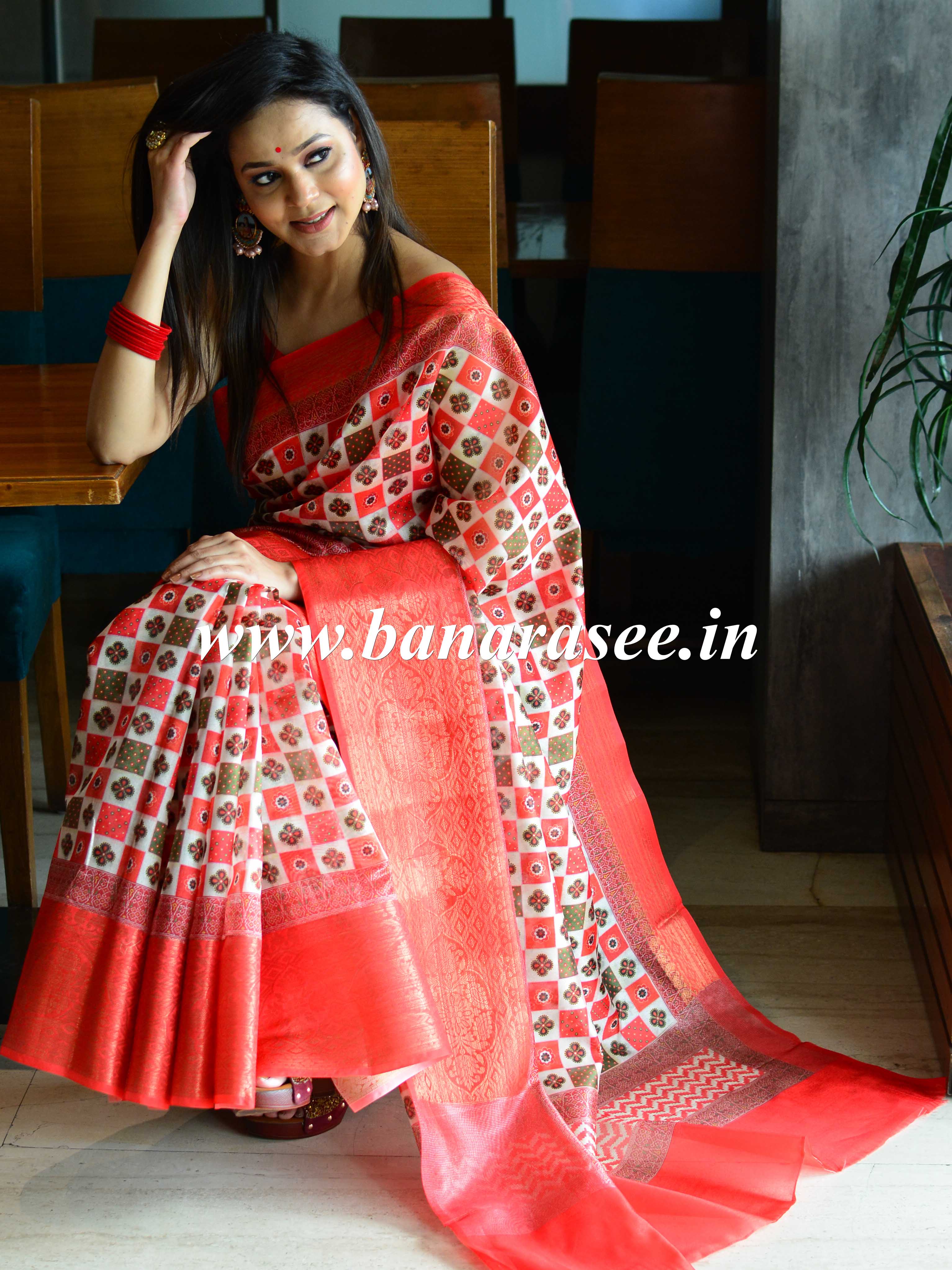 Banarasee Handwoven Semi Silk Saree With Digital Print & Broad Zari Border-Red
