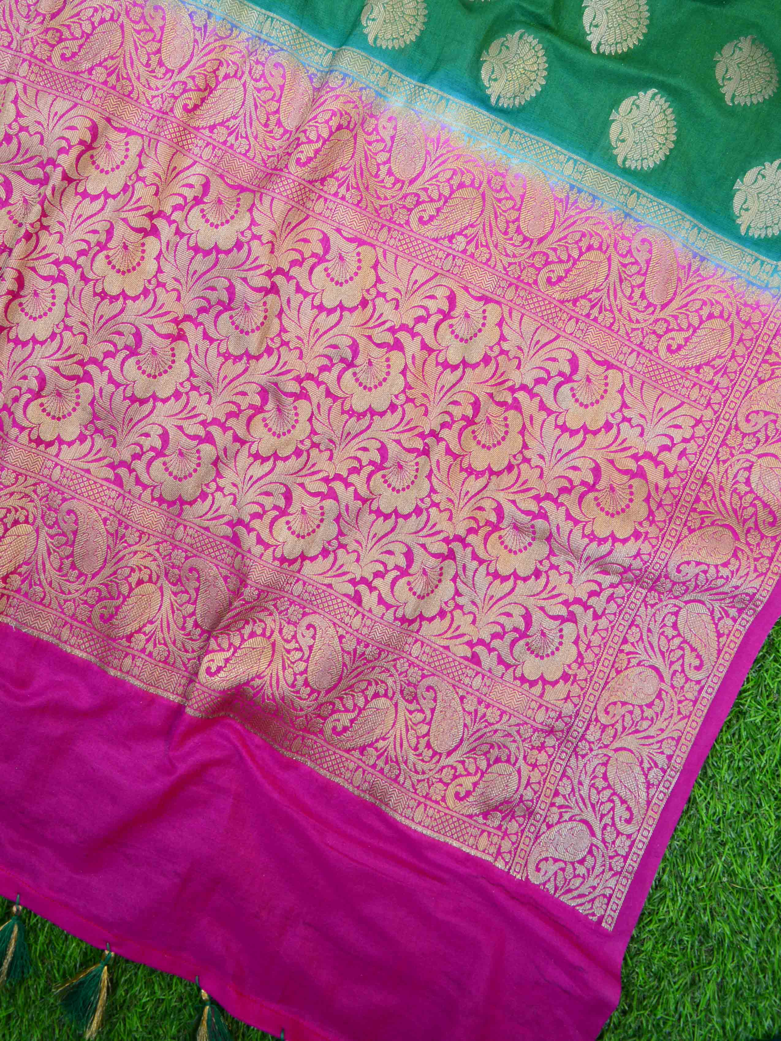 Banarasee Handwoven Semi-Chiffon Saree With Buta Design-Green With Pink