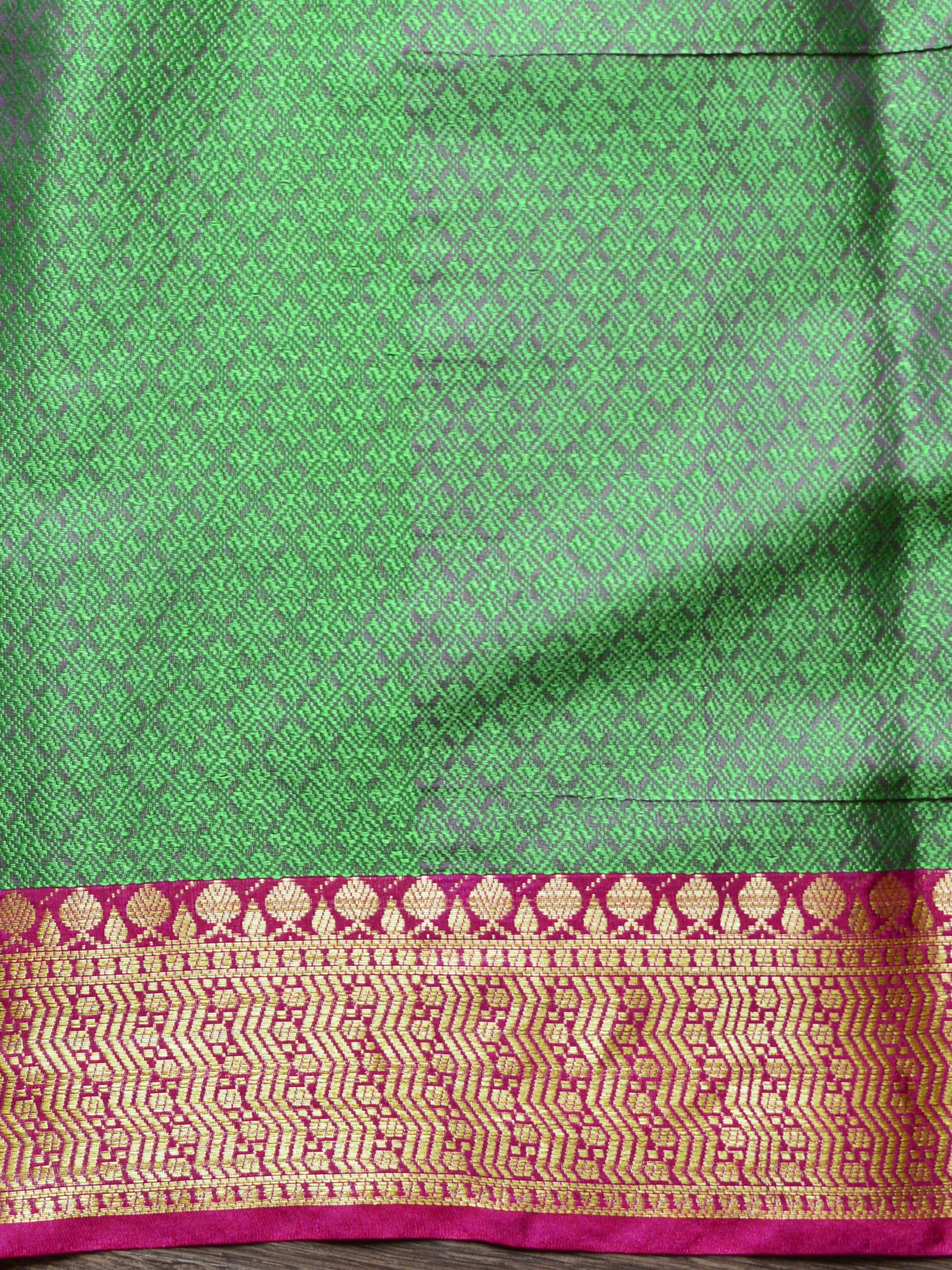 Banarasee Kora Muslin Saree With Self-Weaving Jaal Design & Contrast Border-Green & Pink