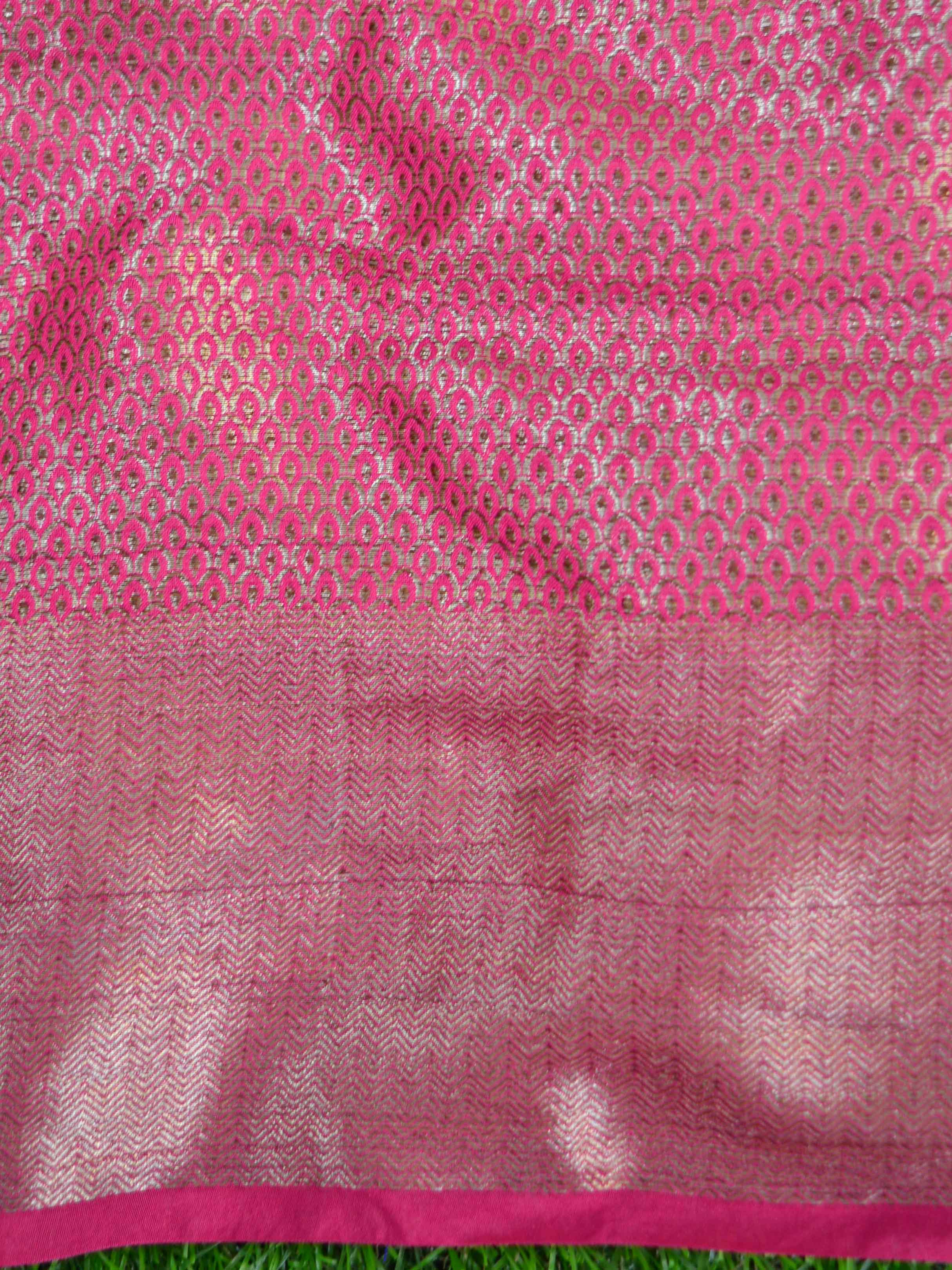 Banarasee Handwoven Semi-Chiffon Sari With Buta Design-Green With Pink