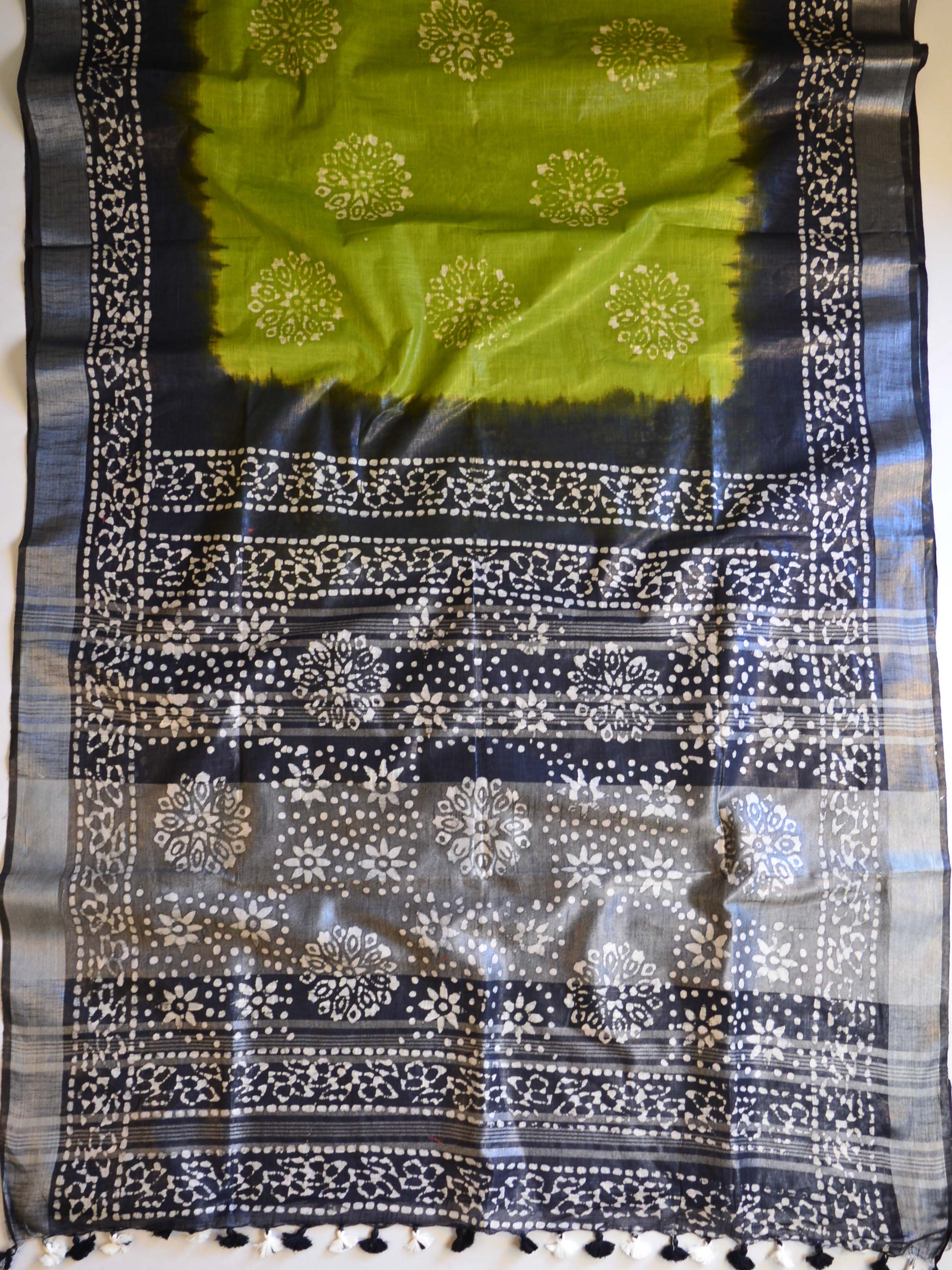 Bhagalpur Handloom Pure Linen Cotton Hand-Dyed Batik Pattern Saree-Green & Black