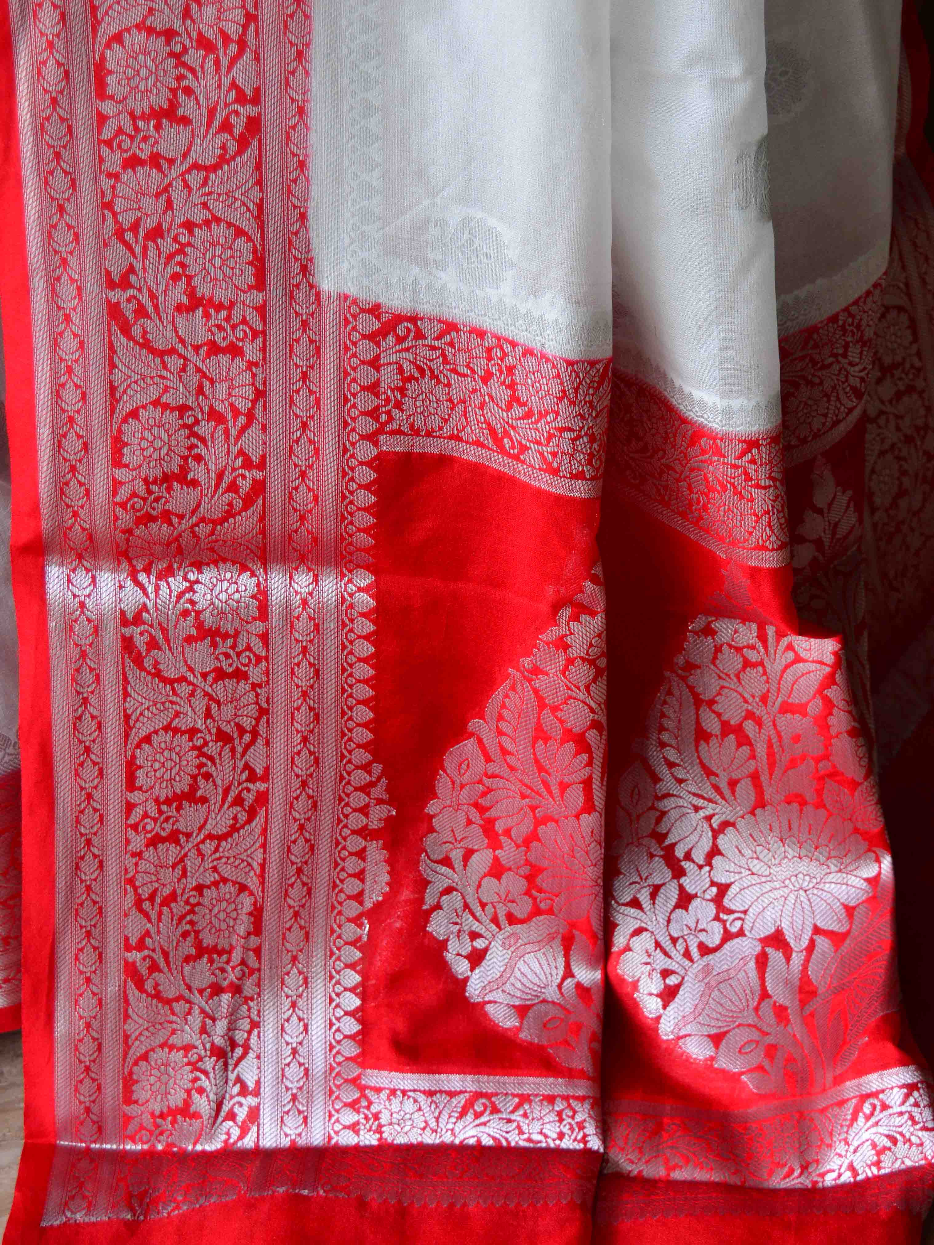 Banarasee Handwoven Semi-Chiffon Saree With Floral Zari Design-White & Red