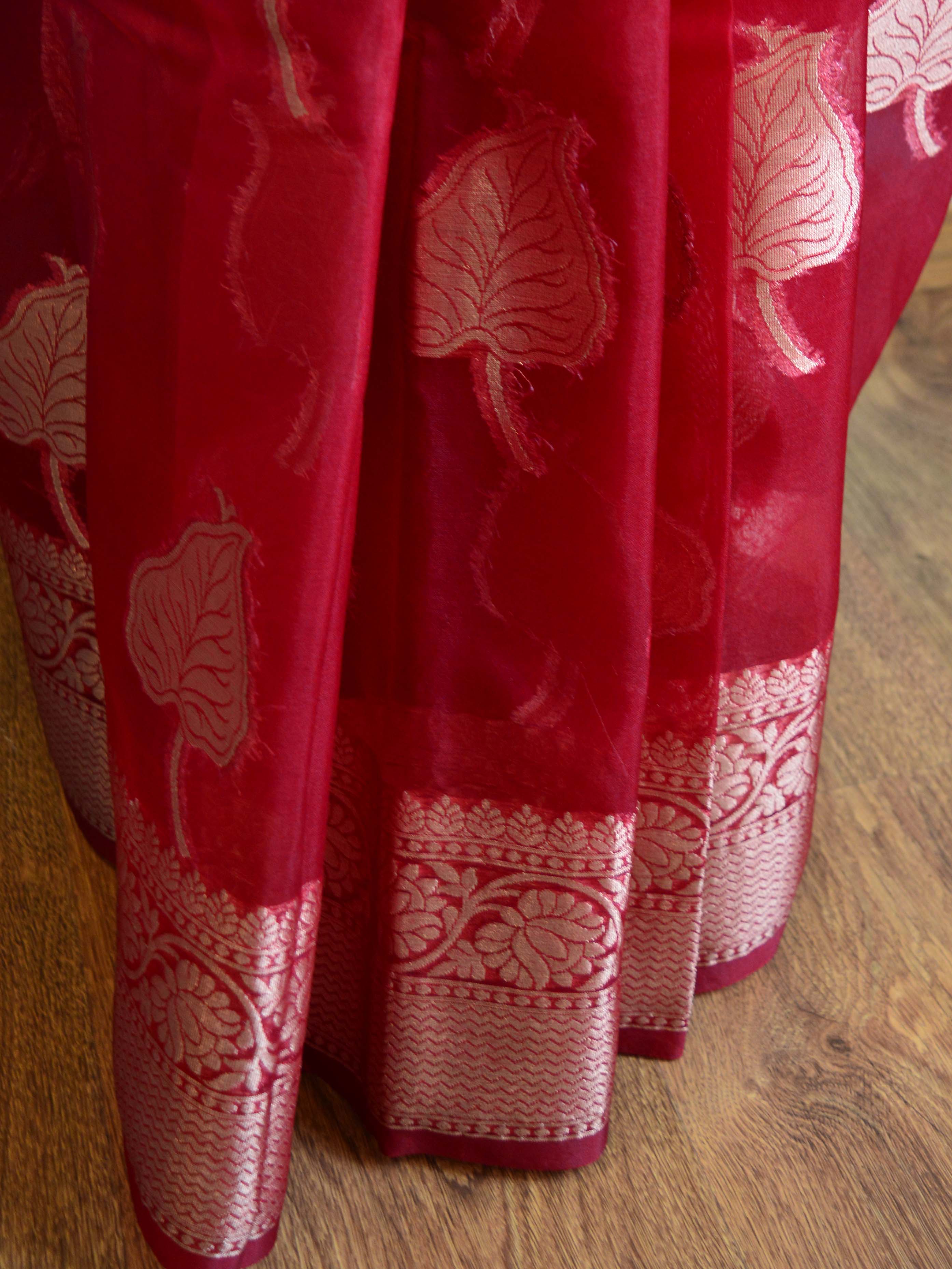 Banarasee Organza Mix Saree With Silver Zari Leaf Buta-Maroon