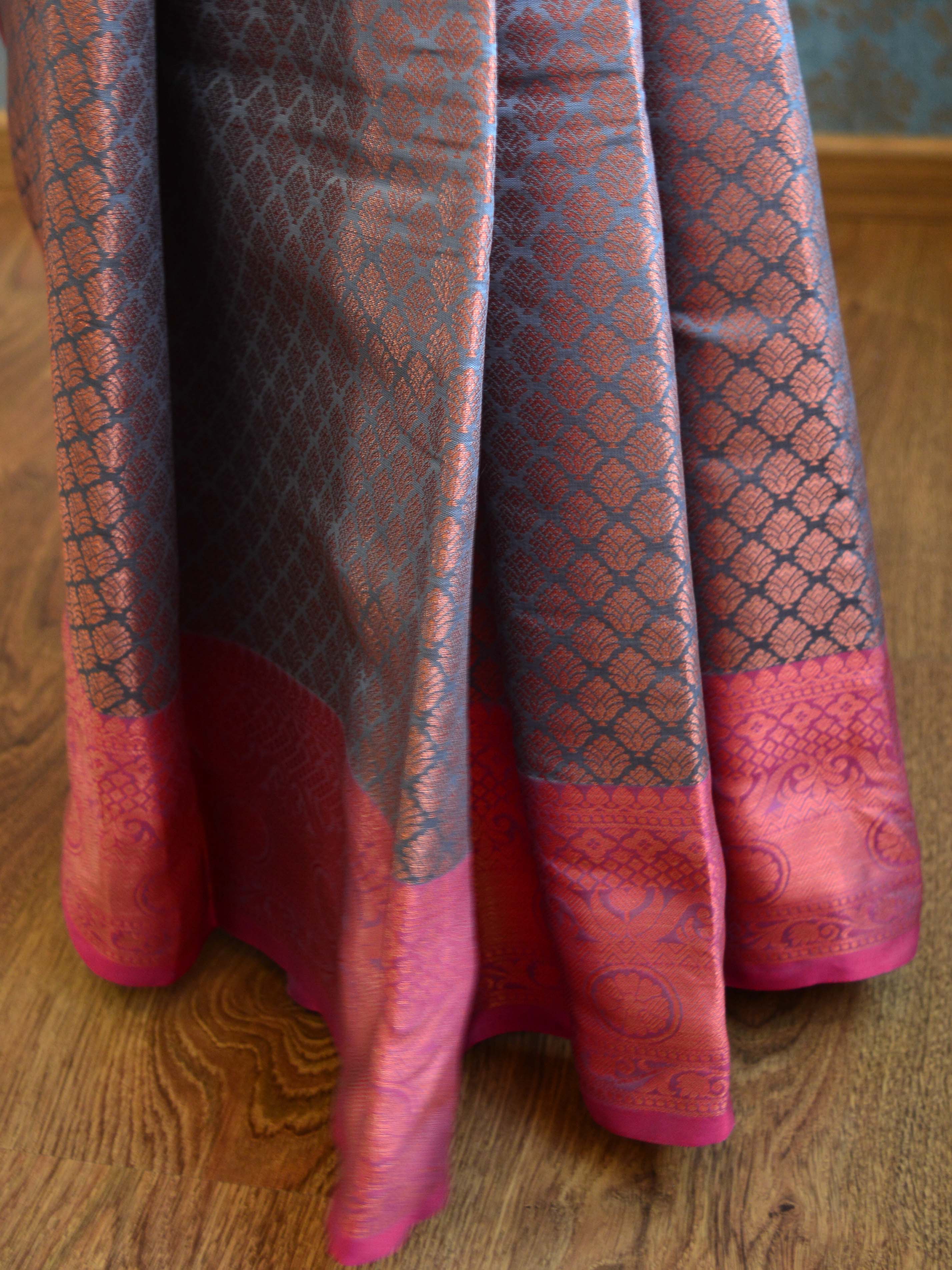 Banarasee Handwoven Semi Silk Saree With Tanchoi & Zari Border Design-Grey