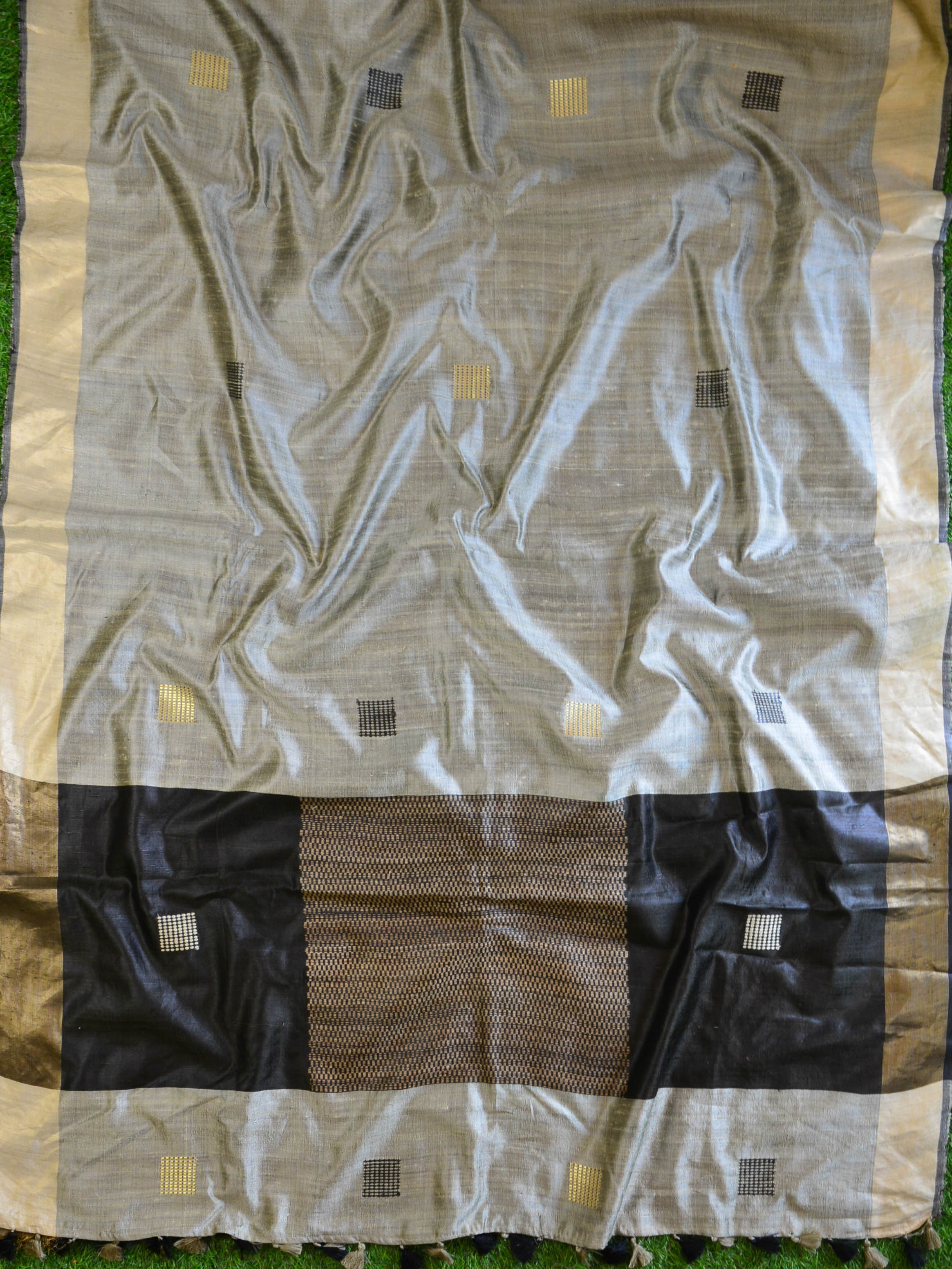 Bhagalpur Handloom Raw Silk Sari With Contrast Banarasee Blouse-Grey & Black