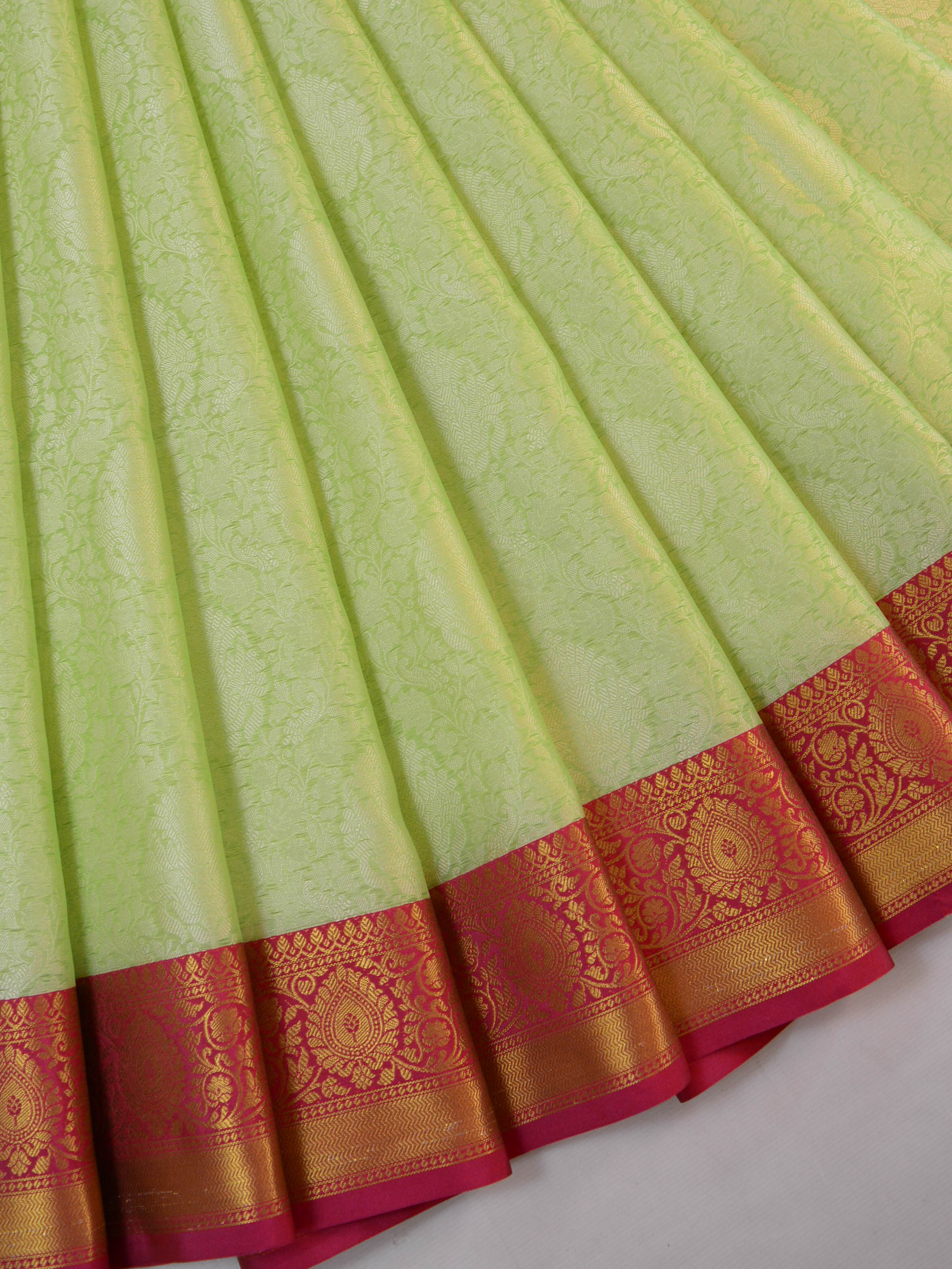 Banarasee Kora Muslin Saree With Contrast Red Border-Pastel Green