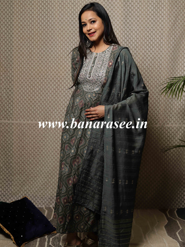 Banarasee Muslin Silk Kurta Pants With Dupatta Suit Set-Grey