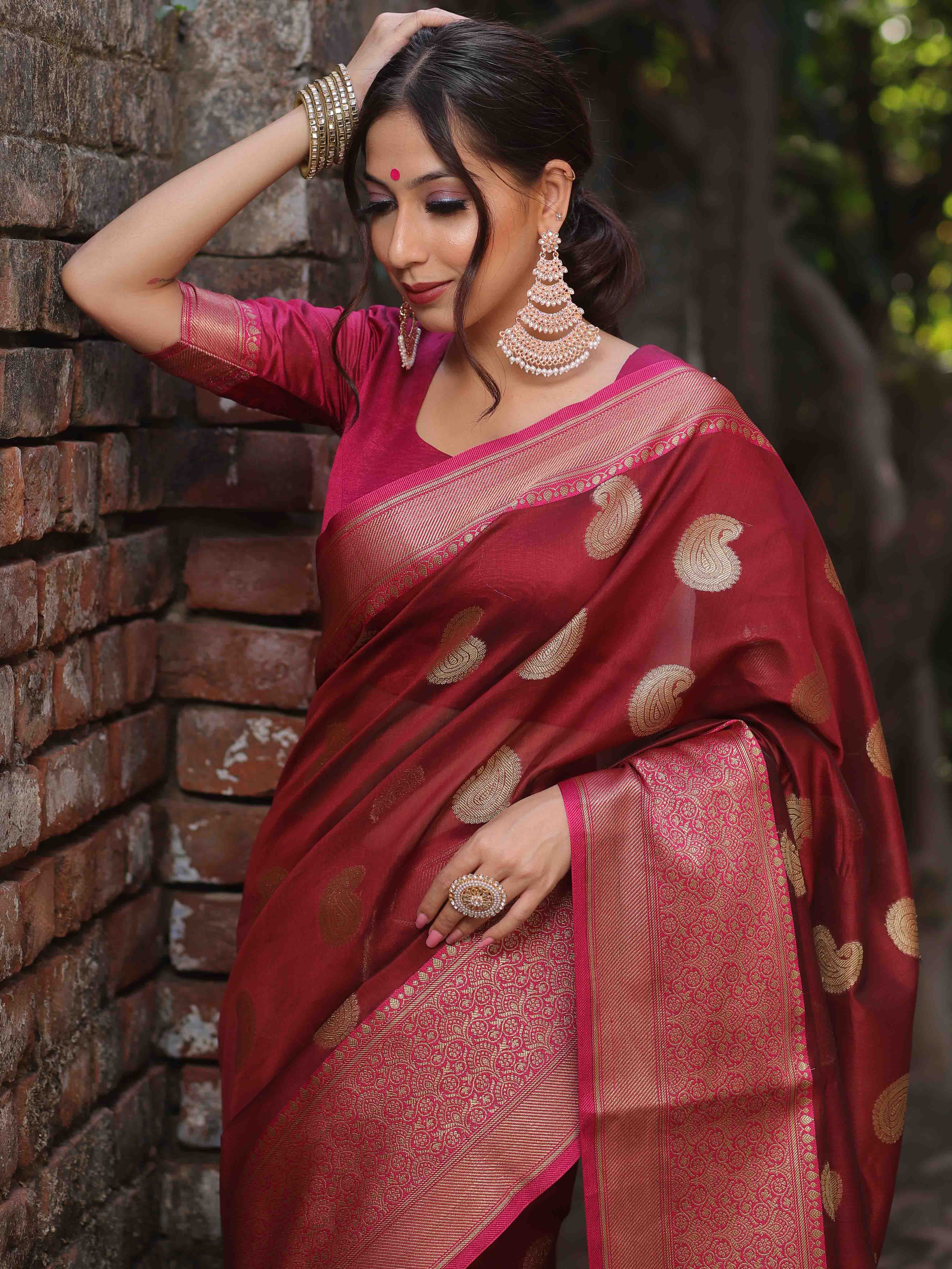 Banarasee Cotton Silk Mix Saree With Zari Paisley Buta-Maroon