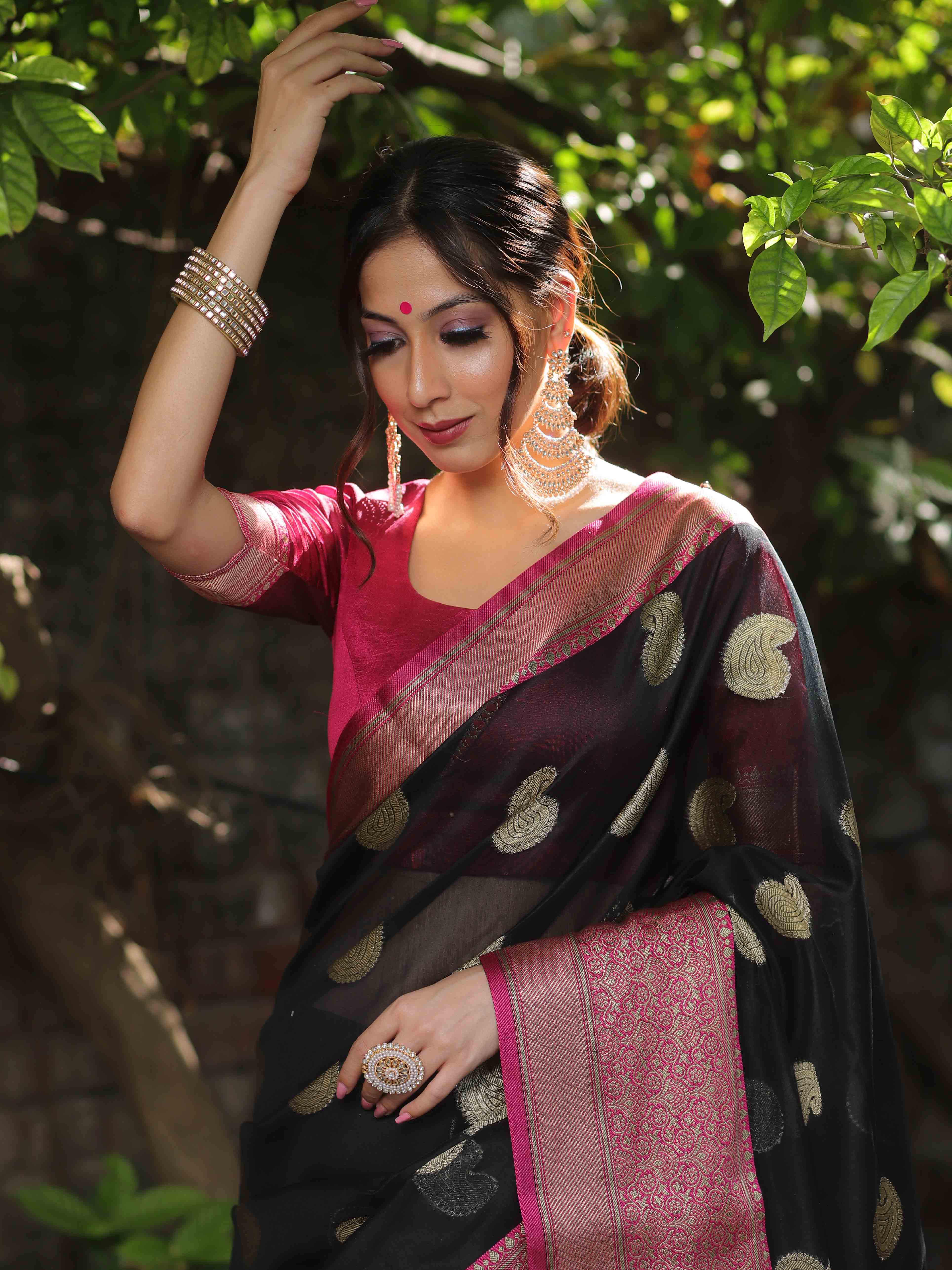 Banarasee Cotton Silk Mix Saree With Zari Paisley Buta-Black
