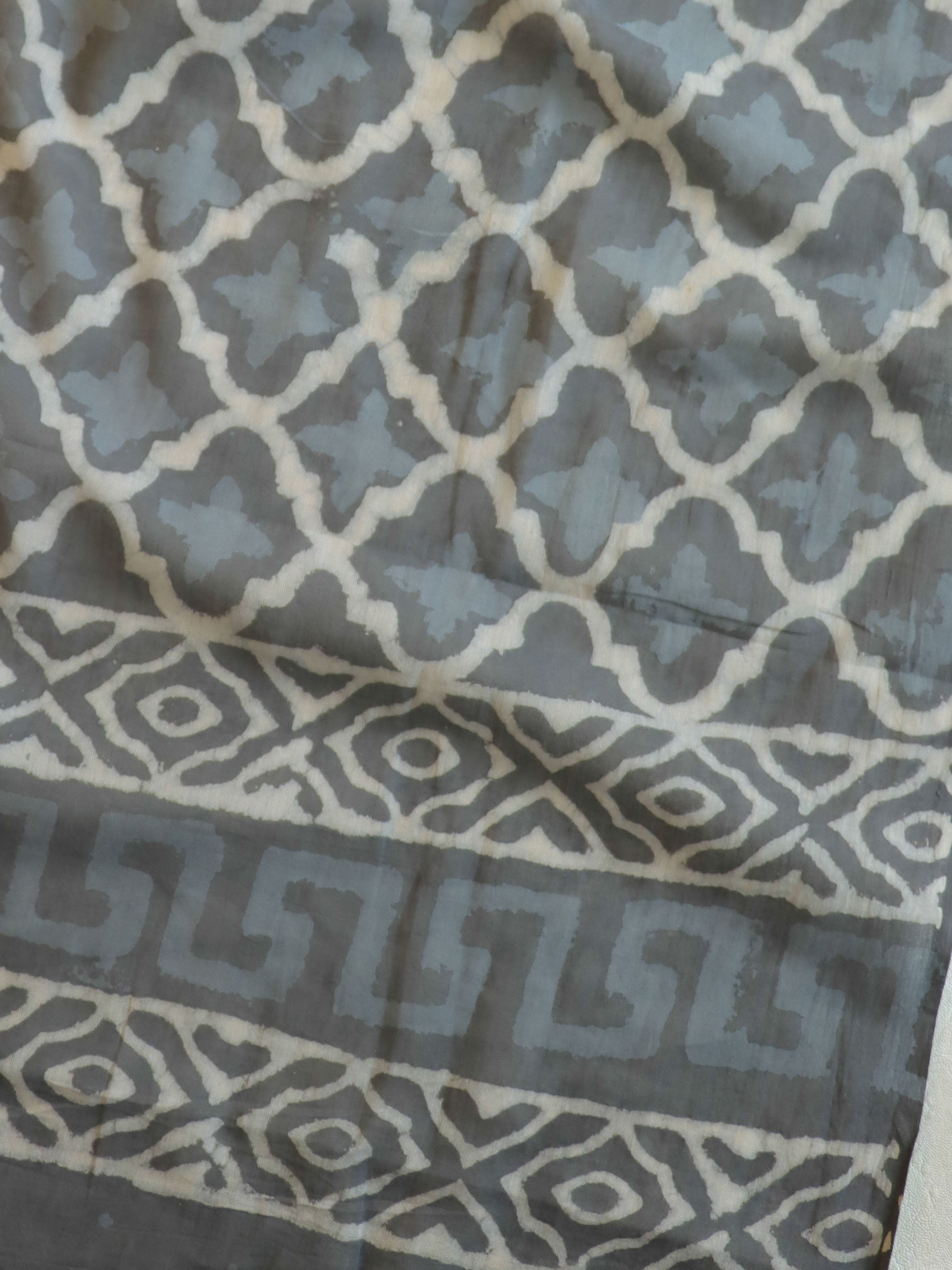 Handloom Mul Cotton Block Print Suit Set-Grey