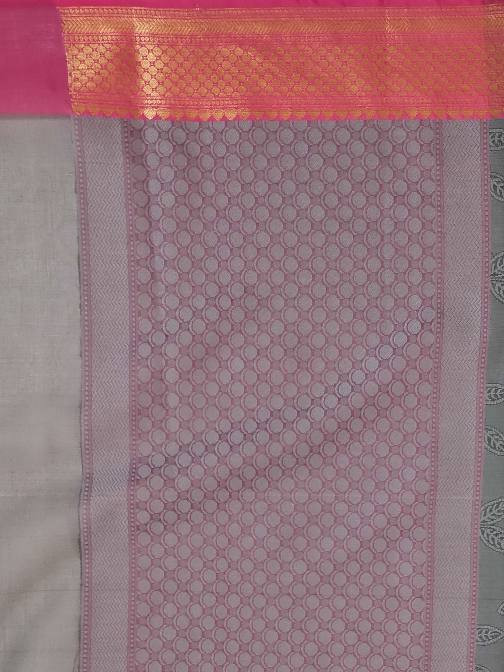 Banarasee Kora Muslin Saree With Resham Jaal Design-Grey