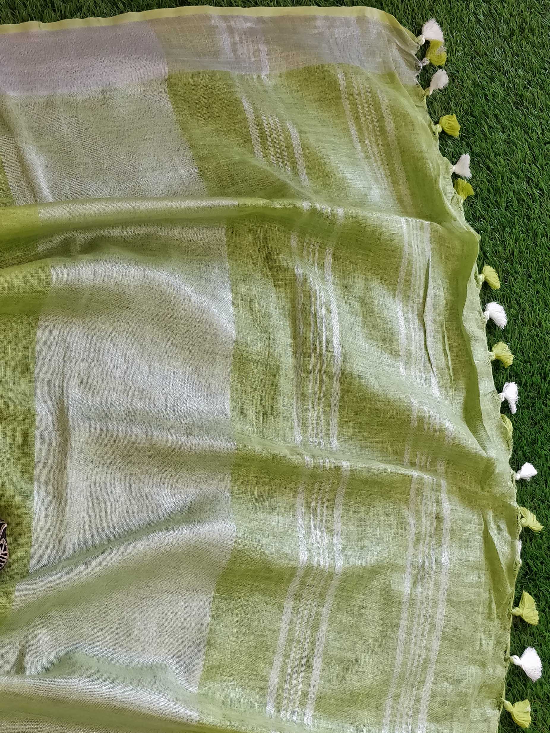 Banarasee Handloom Pure Linen Saree With Pink Chanderi Blouse-Green