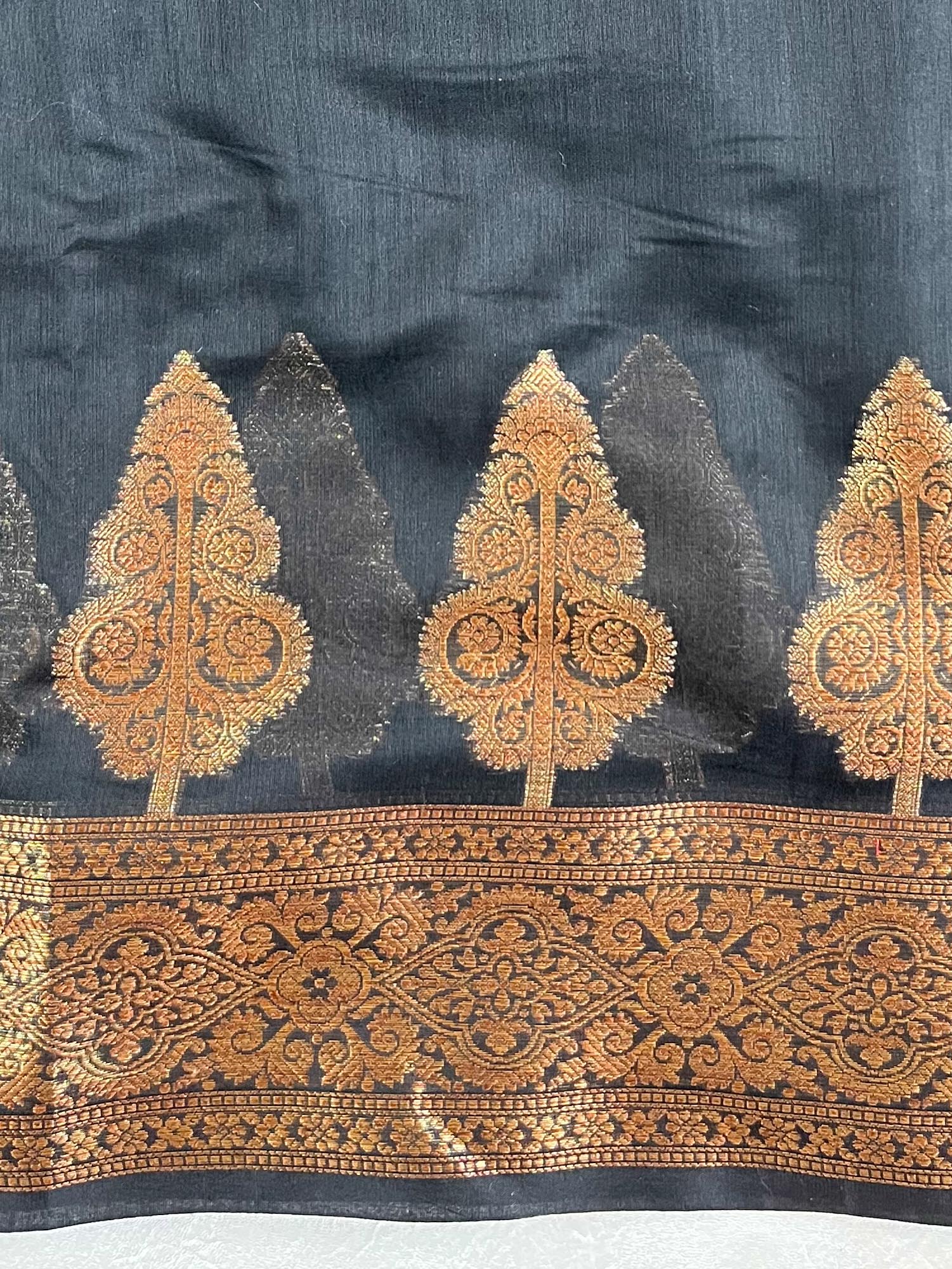 Banarasee Handwoven Pure Silk Cotton Saree With Antique Zari Buti & Border-Black