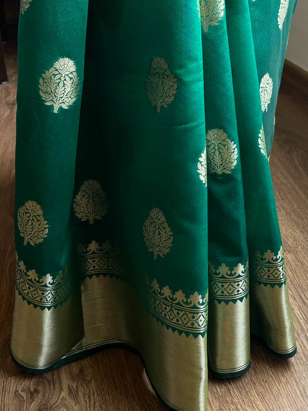 Banarasee Handwoven Semi Silk Saree With Zari Buti & Border-Green