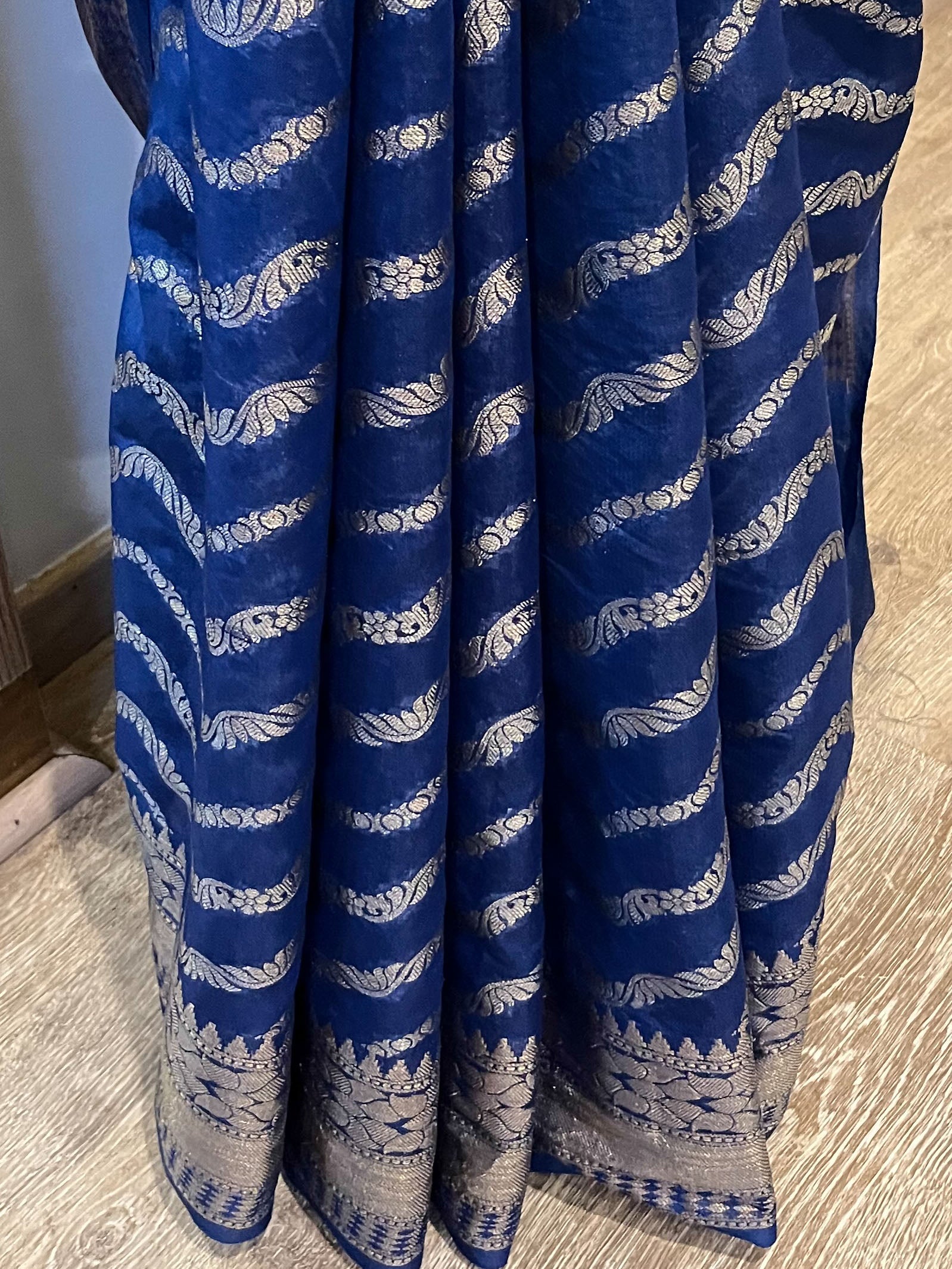 Banarasee Handwoven Semi-Chiffon Saree With Wave Design & Floral Border-Blue