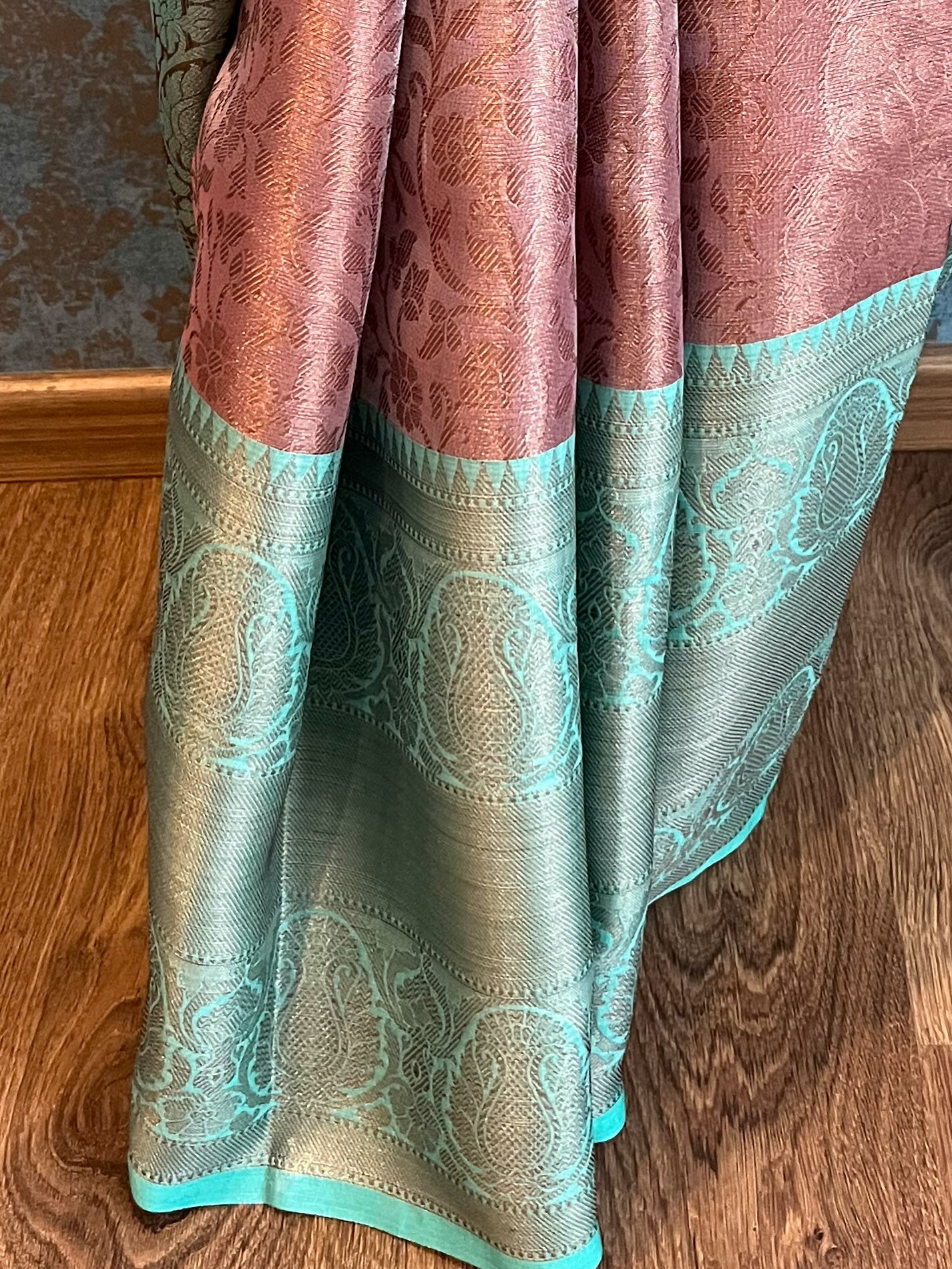 Banarasee Handwoven Contrast Border Tissue Saree With Self Weaving Design-Pink