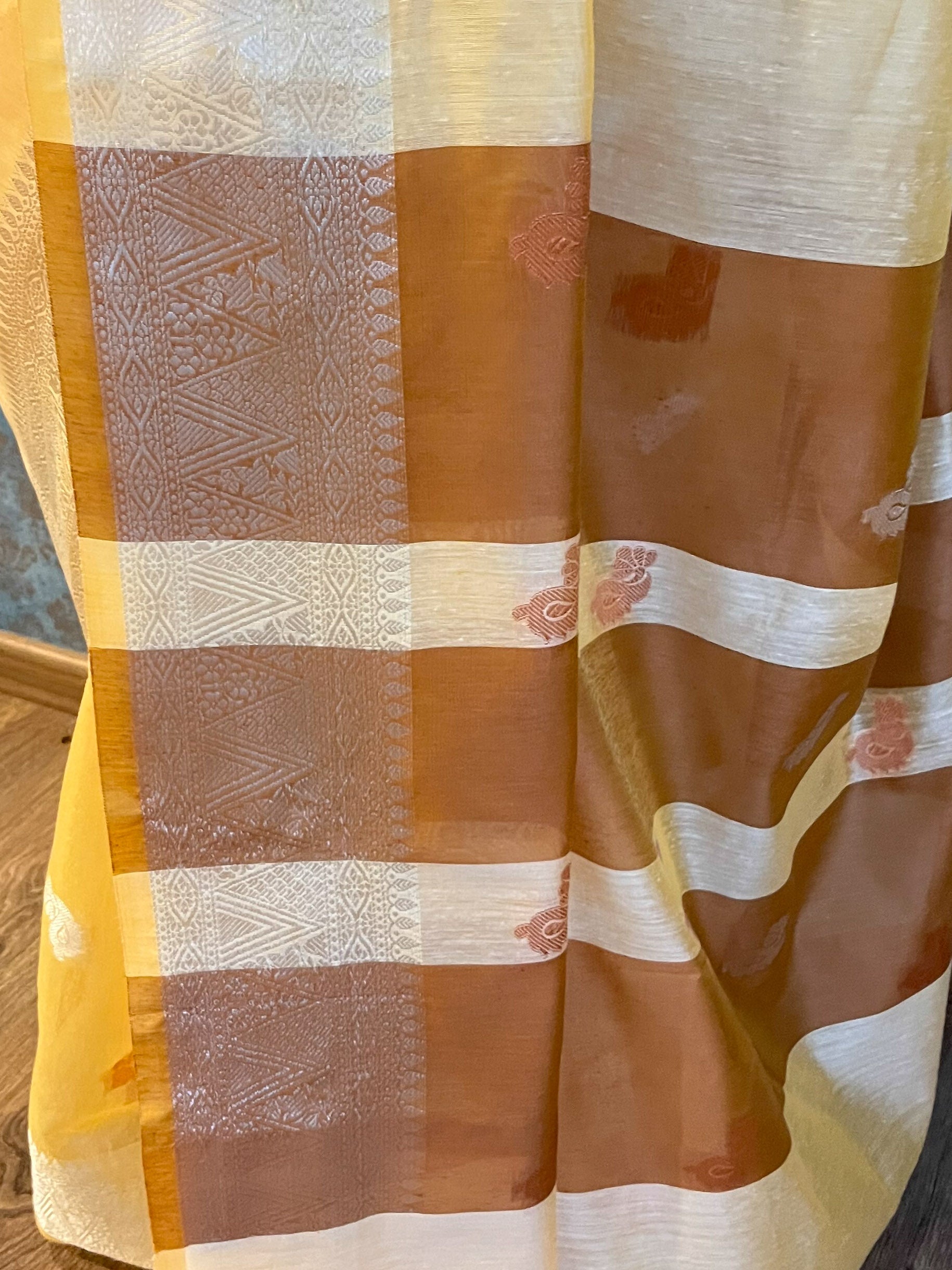 Banarasee Cotton Silk Saree With Copper & Silver Zari Buta & Border-Light Yellow