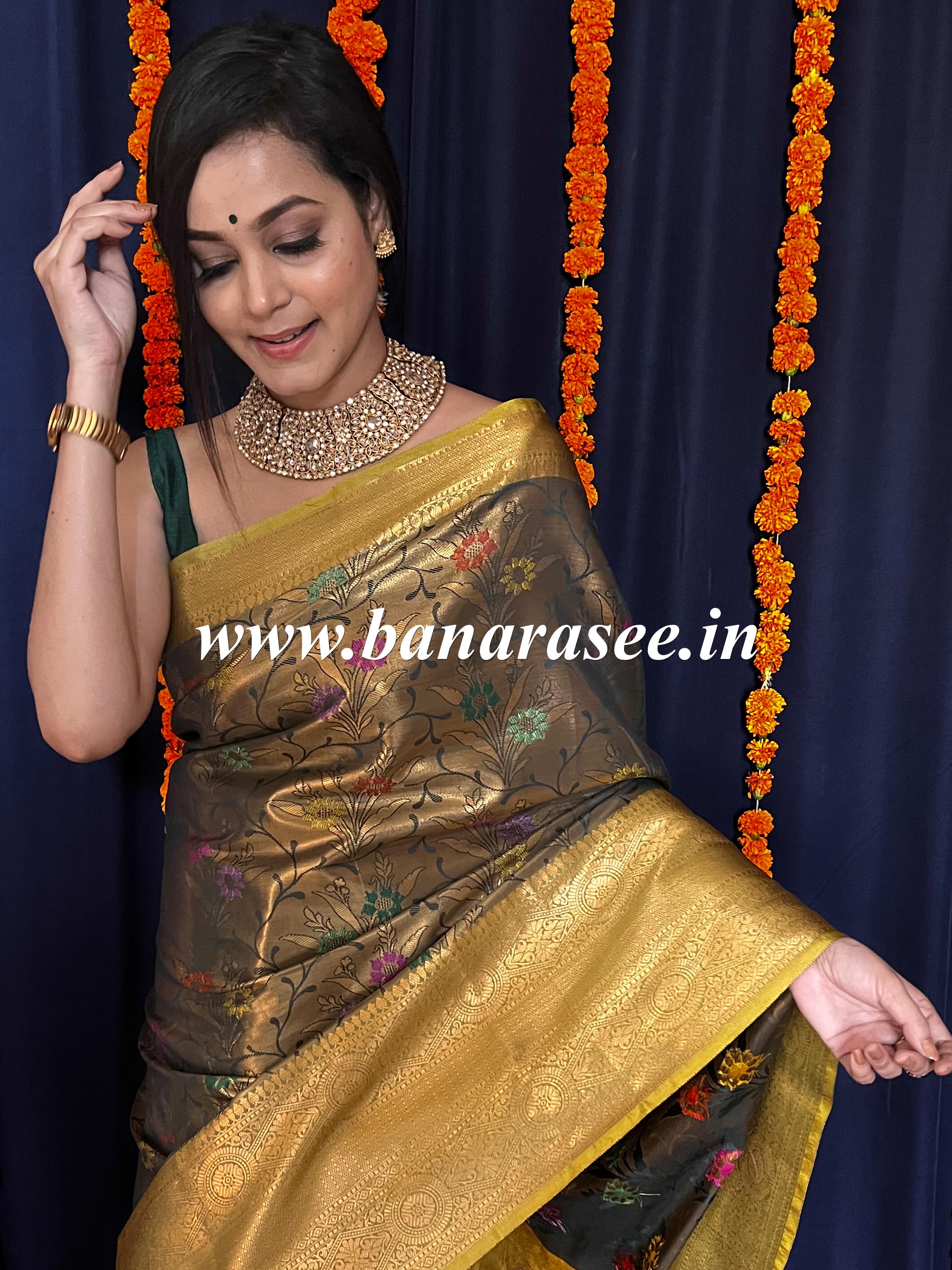 Banarasee Handwoven Semi Silk Saree With Jaal & Zari Border Design-Green