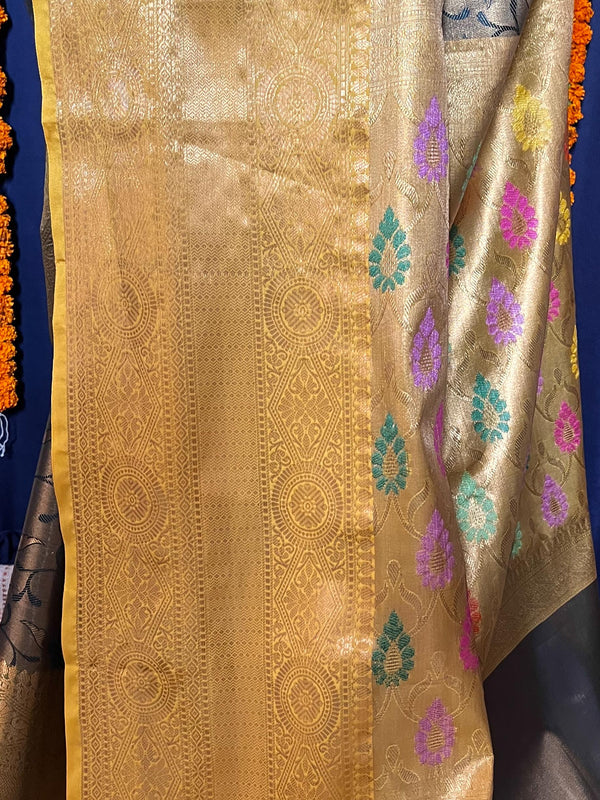 Banarasee Handwoven Semi Silk Saree With Jaal & Zari Border Design-Green