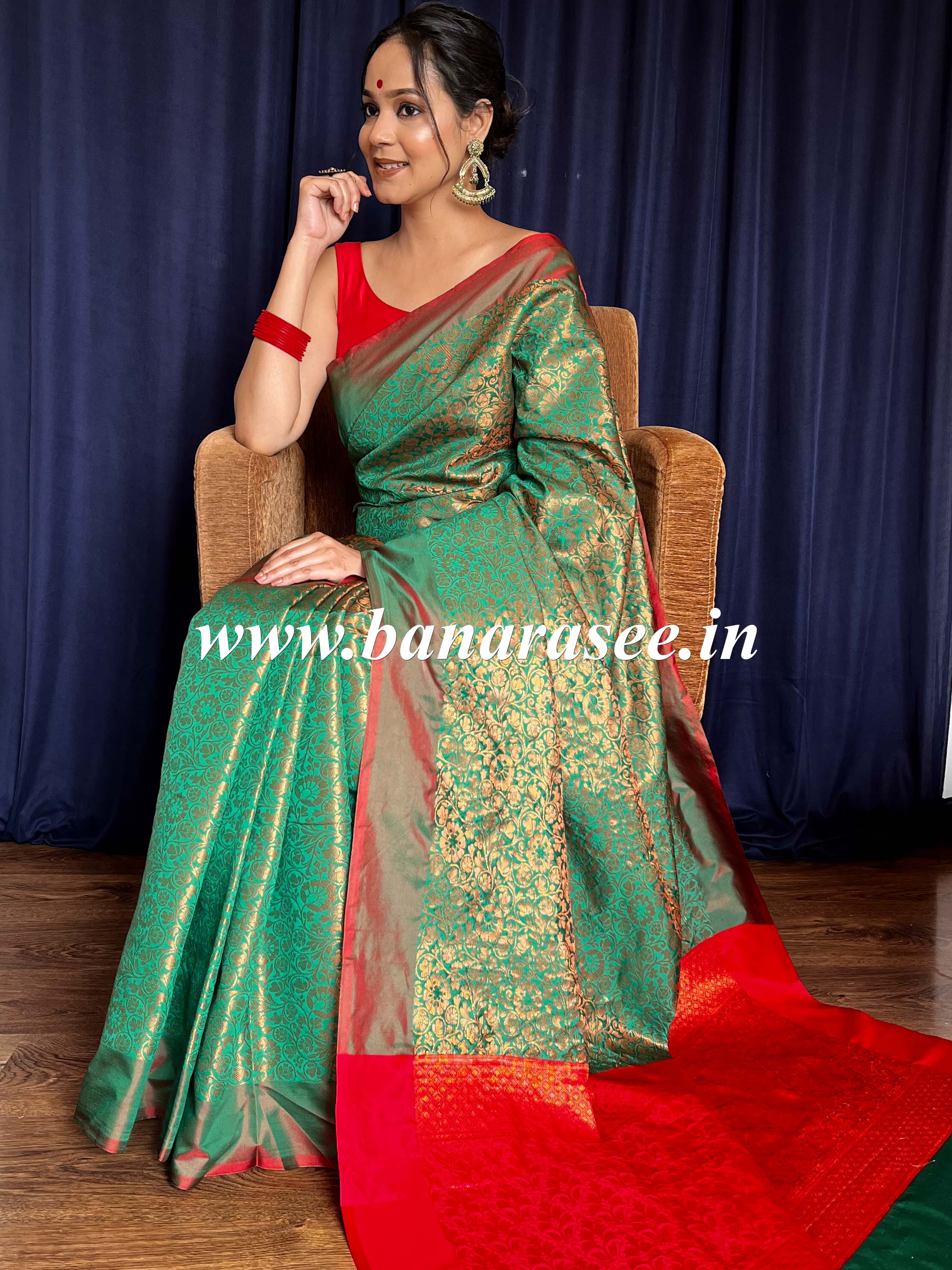 Banarasee Handwoven Semi Silk Saree With Copper Zari Jaal Design & Plain Border Design-Green & Red