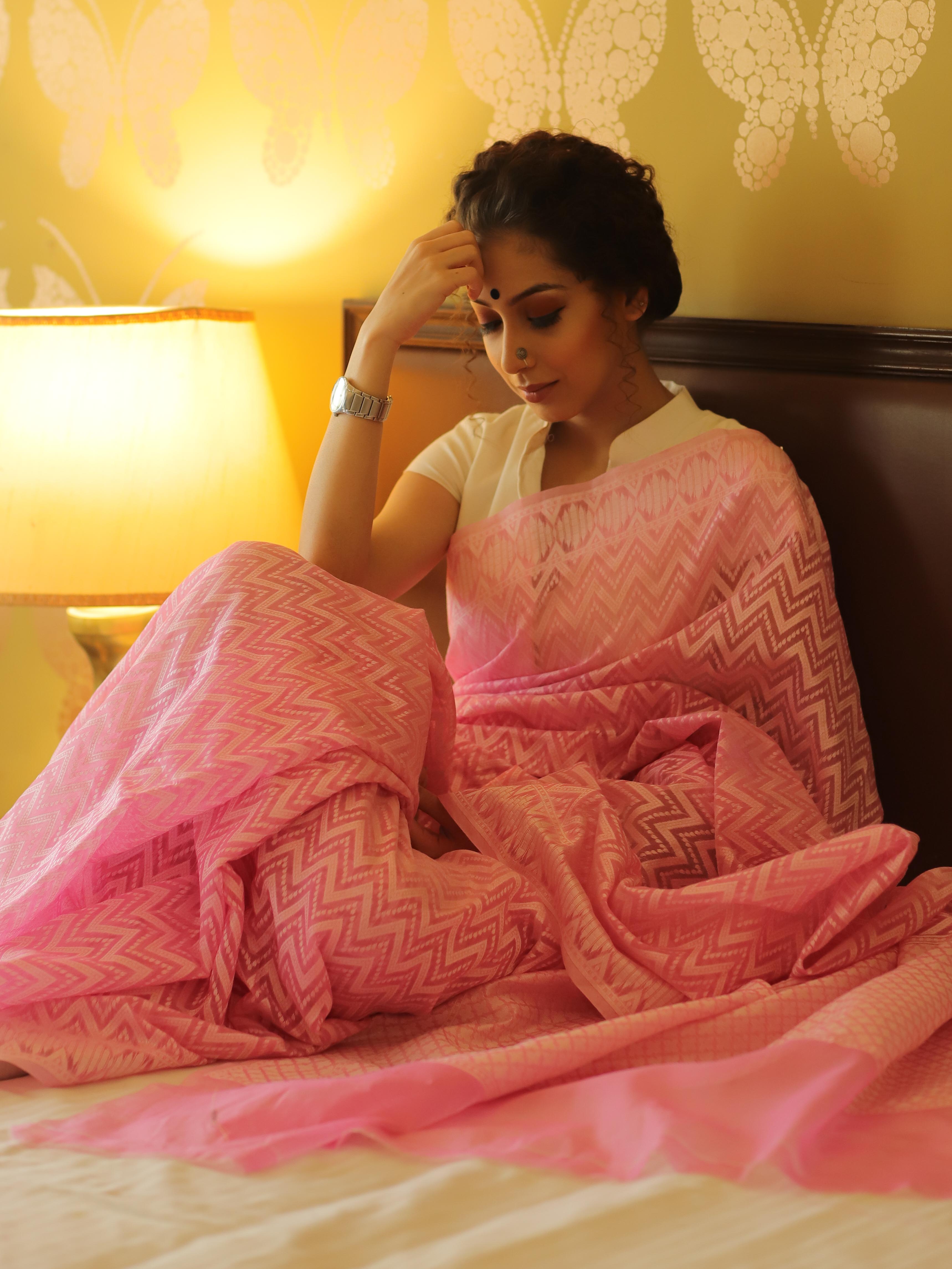 Banarasee Cotton Jamdani Saree With Resham Zig-Zag Design-Pink