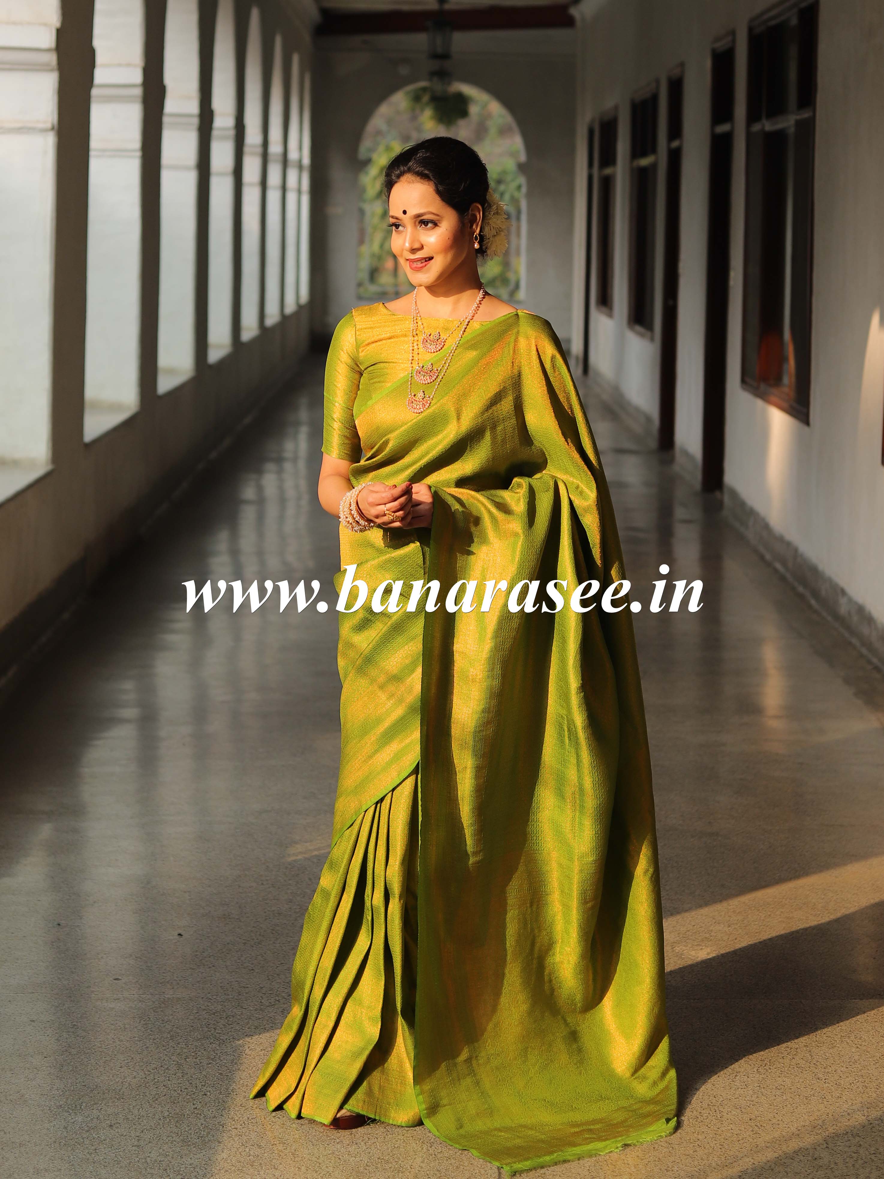 Banarasee Kubera Pattu Soft Silk Saree With Copper Zari Work-Green
