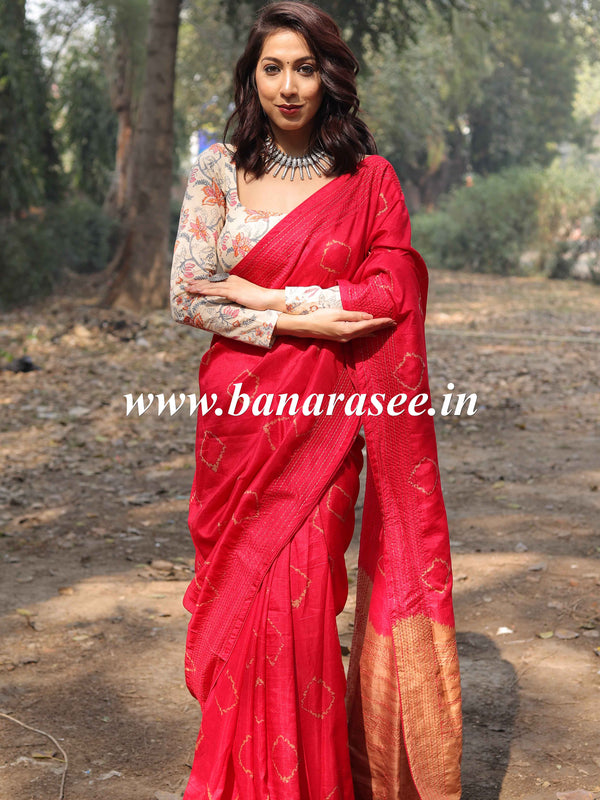 Banarasee Silk Blend Saree With Batik Print & Contrast Blouse-Red