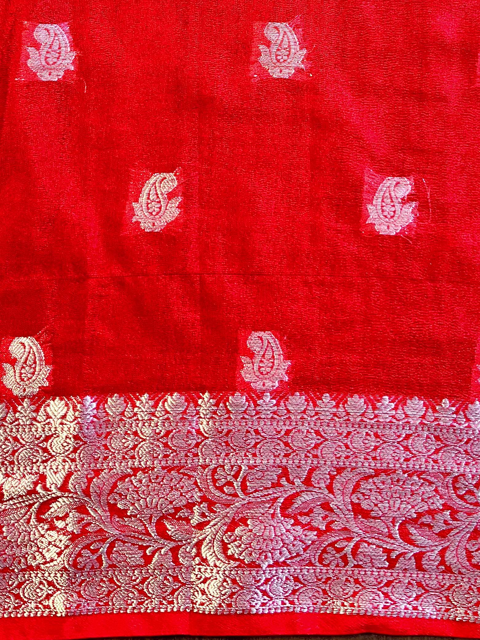 Banarasee Handwoven Semi-Chiffon Saree With Silver Zari Buti & Contrast Border-Green & Red